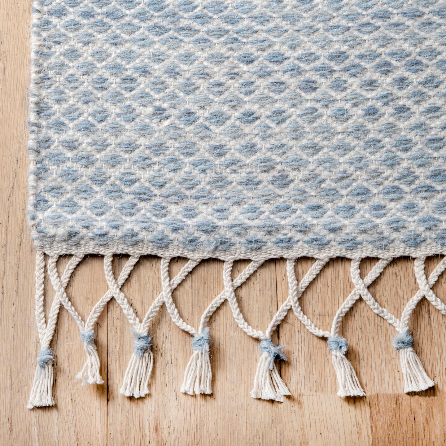 Karter Wool Trellis Flatweave Area Rug - Image 2