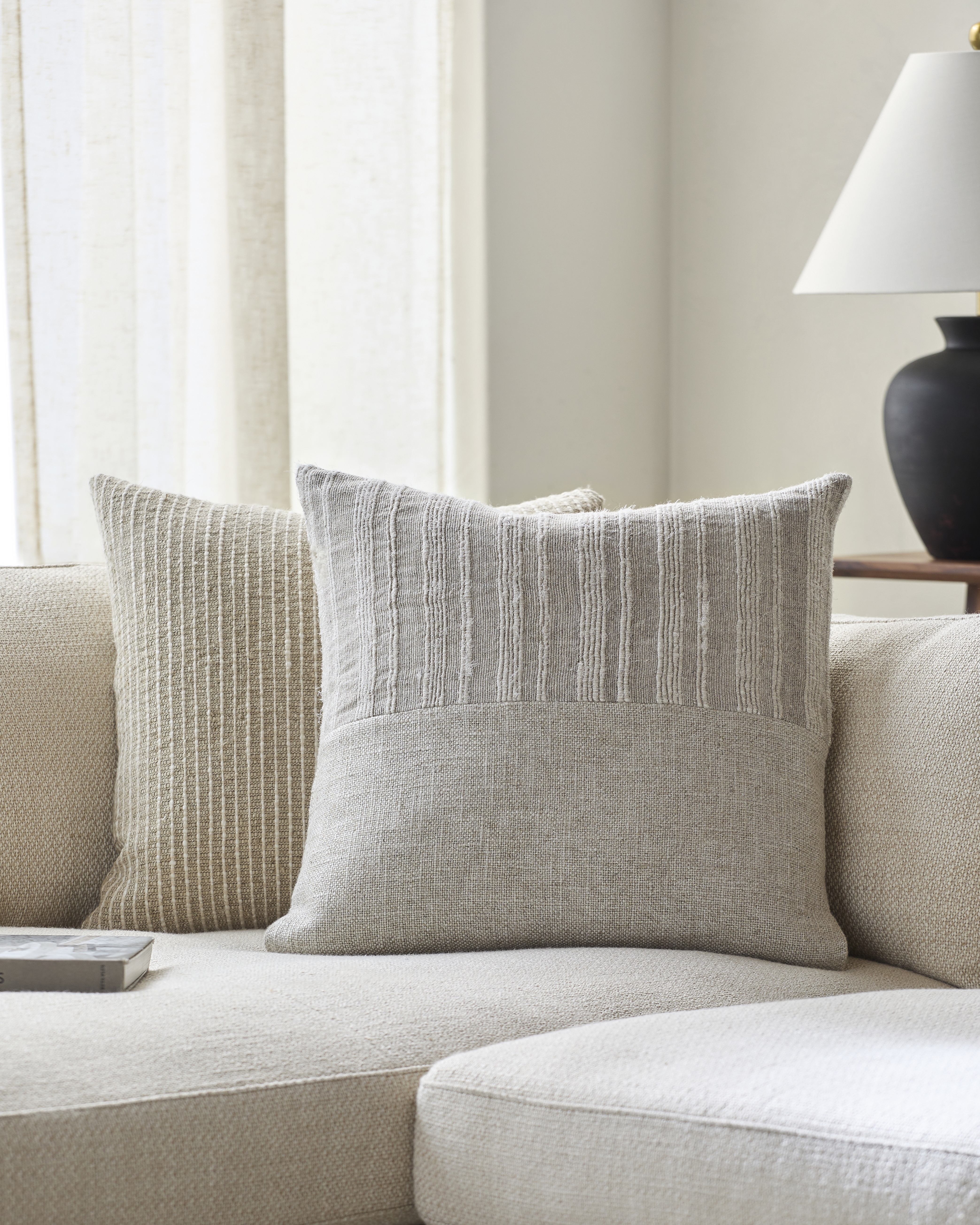 Loomed Luxe LOX-001 20"L x 20"W Polyester Filled Pillow - Image 1