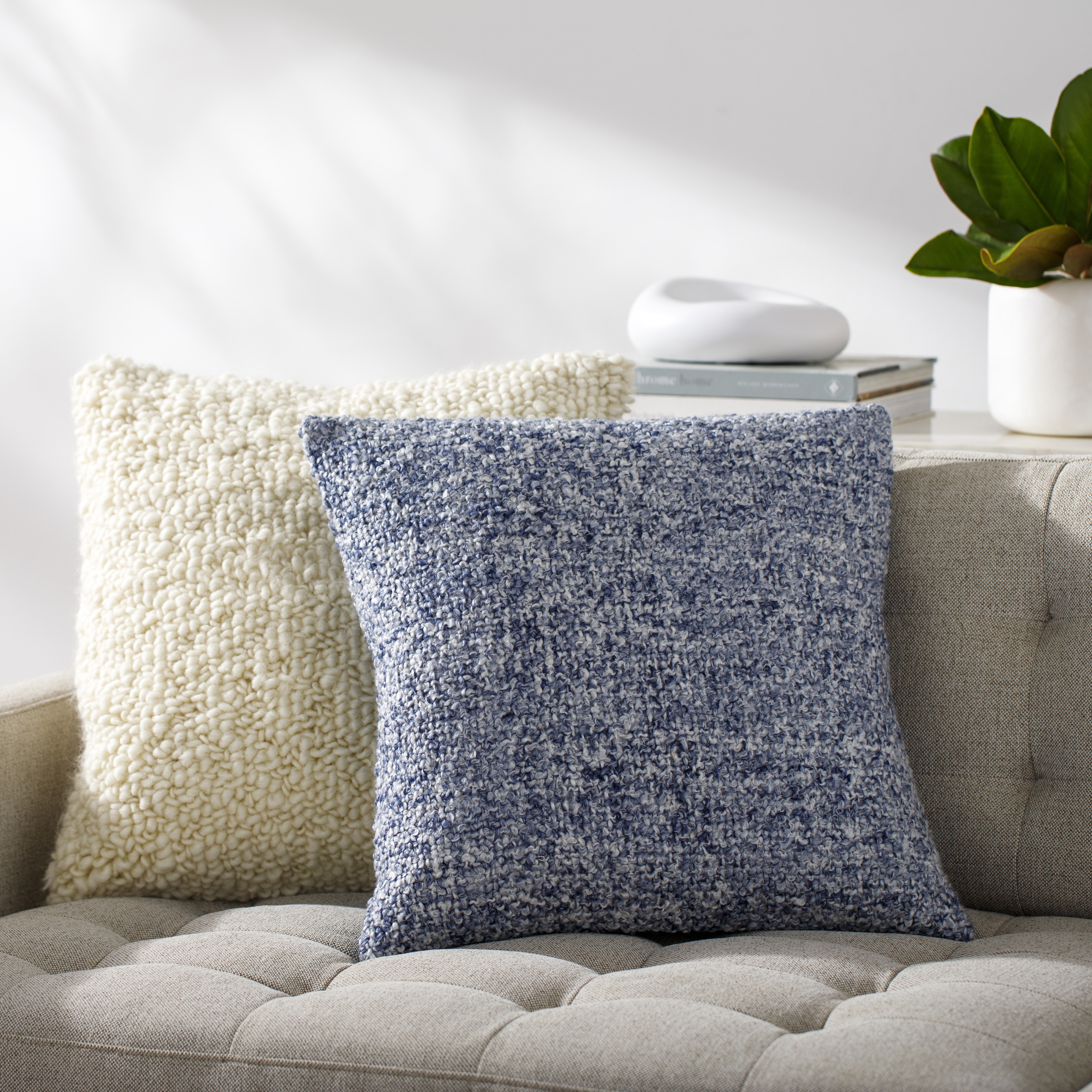 Yarns YNS-003 18"L x 18"W Down Filled Pillow - Image 1