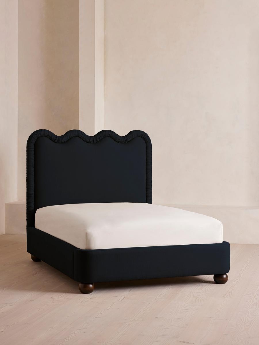 Tristan Bed, King, Linen, Indigo, US - Image 0