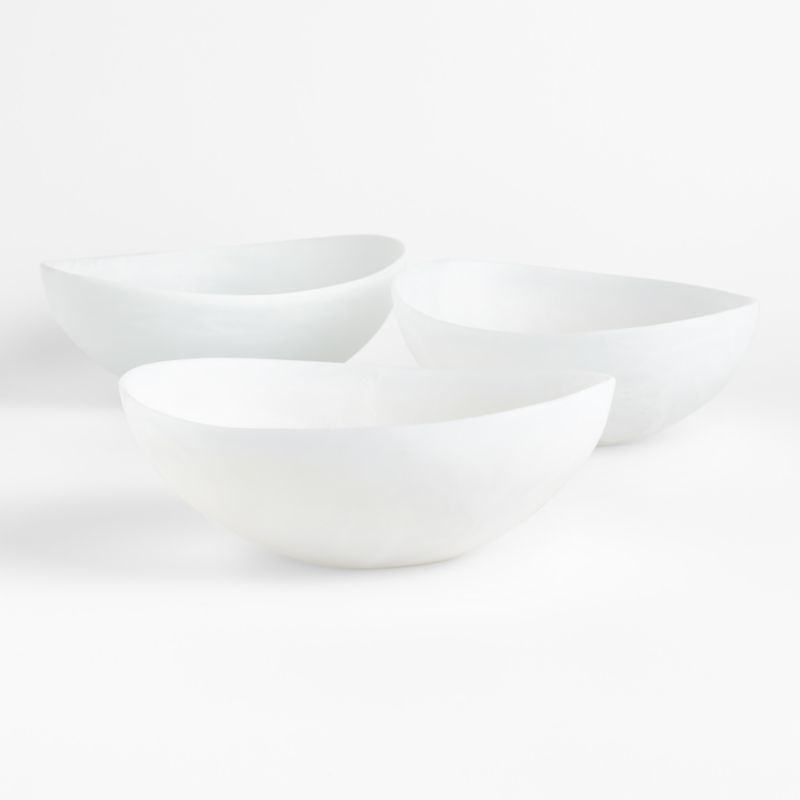 Naya White Resin Serving Bowl - Image 1