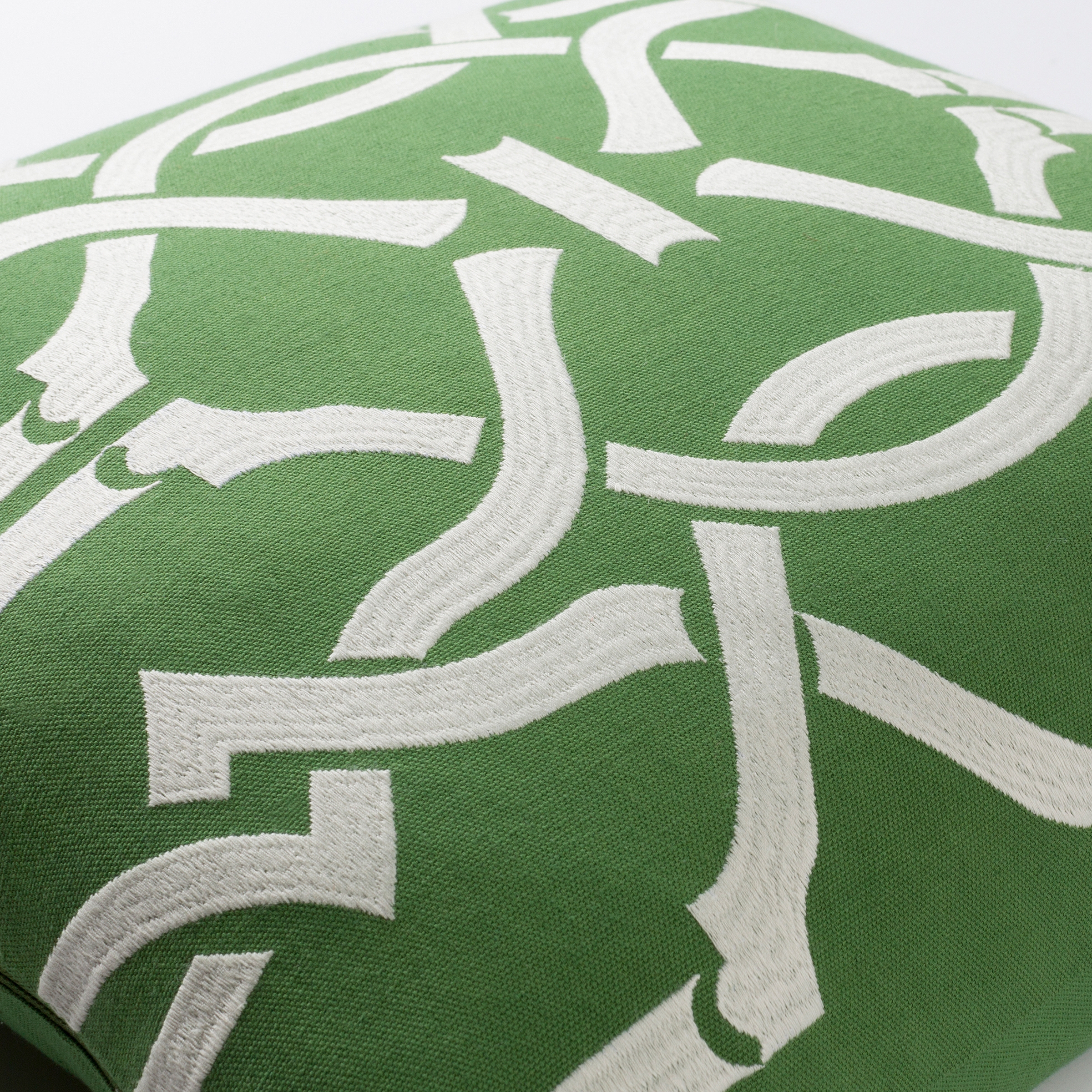 Kingdom KGDM-7039 18"L x 18"W Polyester Filled Pillow - Image 1