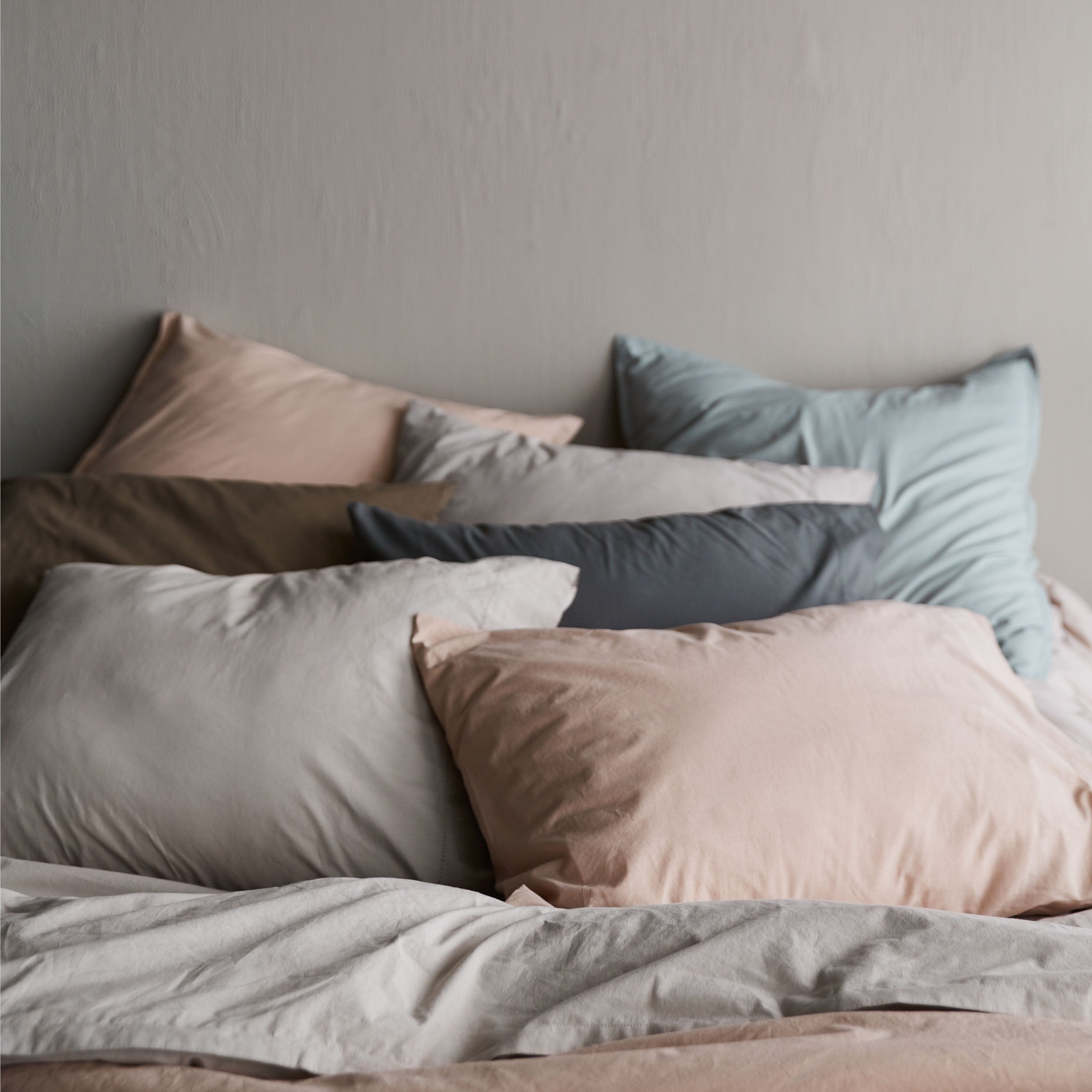 The Citizenry Stonewashed Organic Cotton Percale Pillowcases | Standard - Image 4