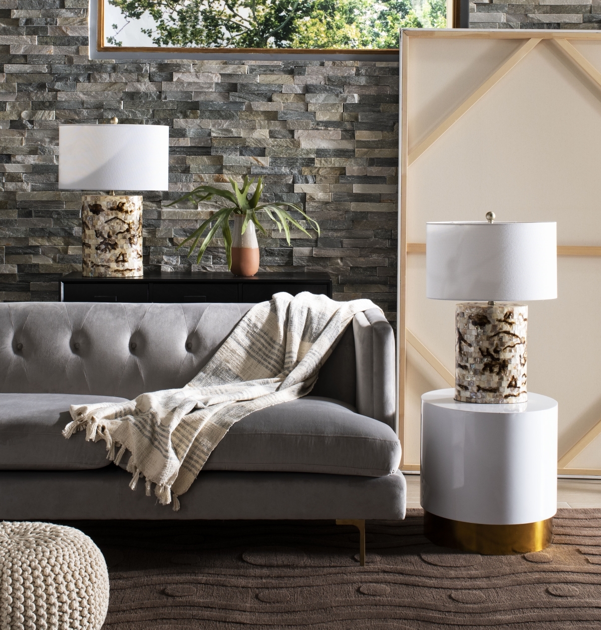 Angelo Round Side Table - White / Gold - Safavieh - Image 7