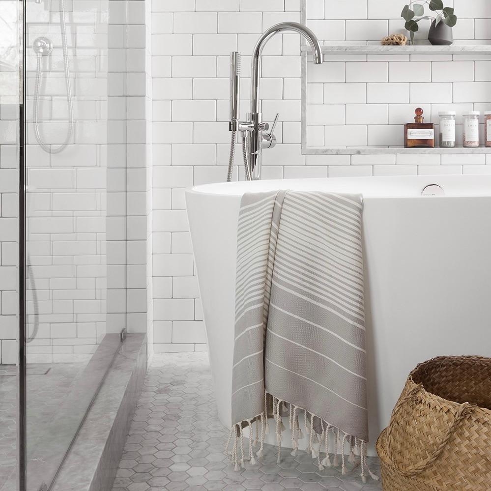 The Citizenry Marrakech Spa 2 Bath Towels | Black - Image 3