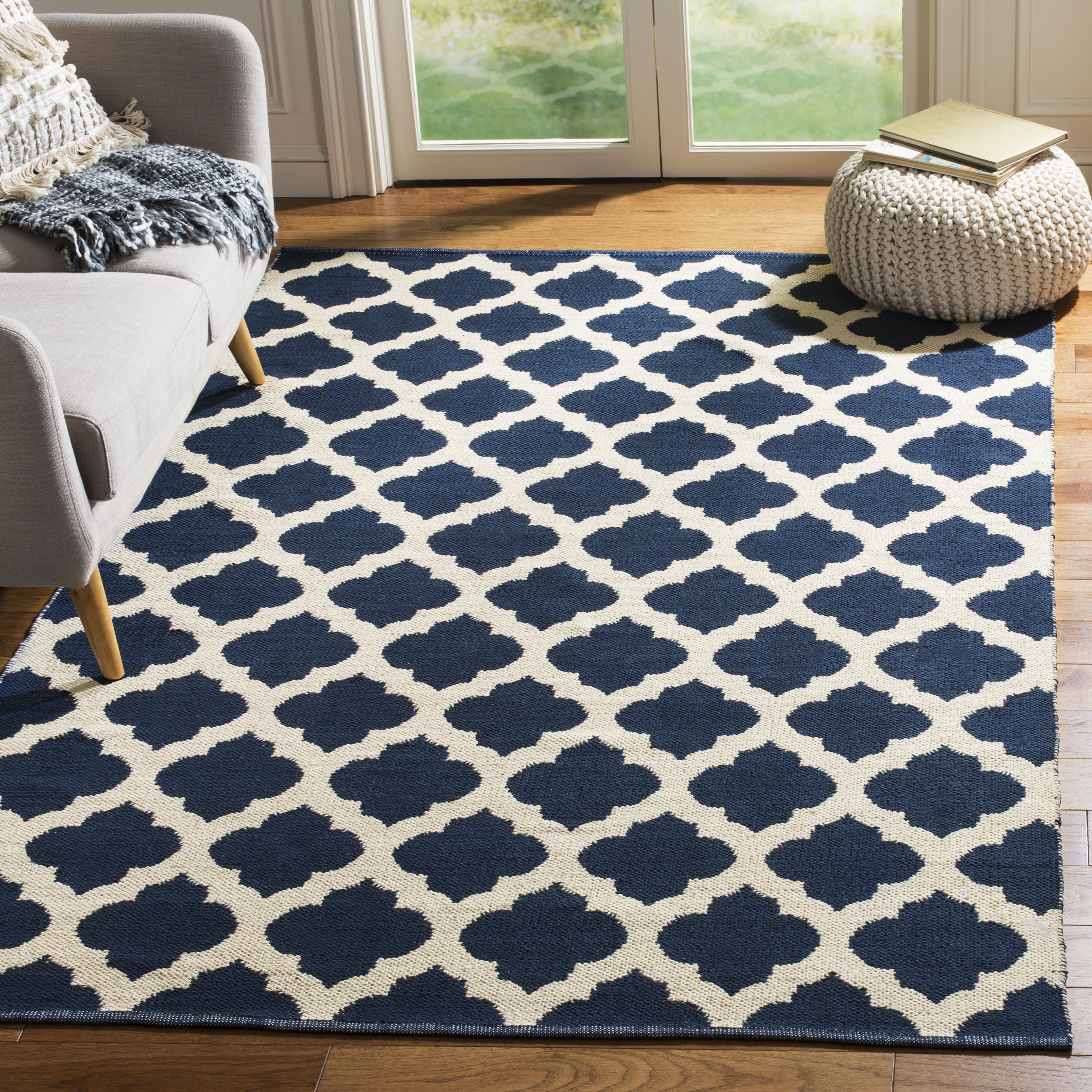 Arlo Home Hand Woven Area Rug, MTK723H, Navy/Ivory,  4' X 6' - Image 1