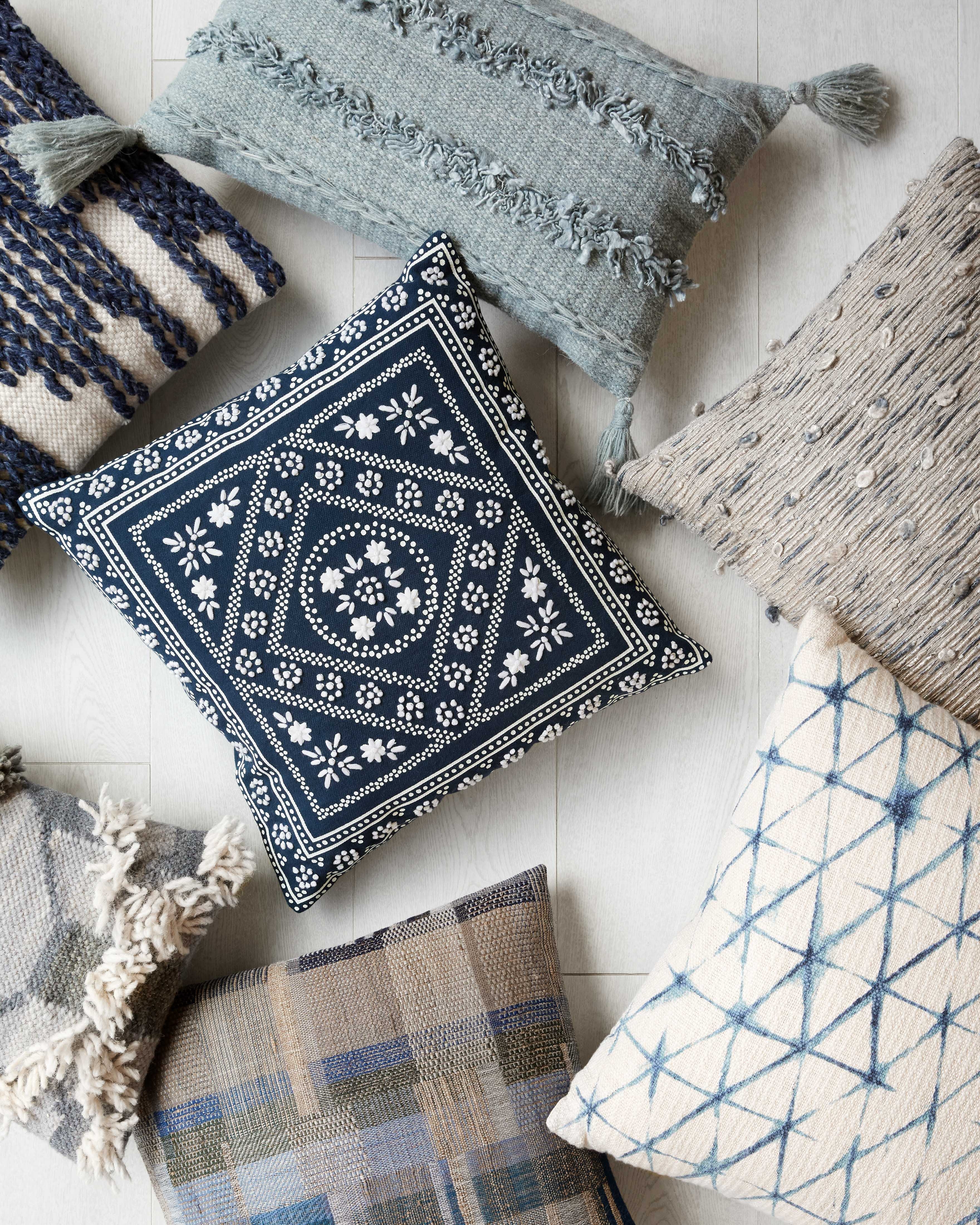 ED Ellen DeGeneres Crafted by Loloi Pillows P4140 Navy / Ivory 18" x 18" Cover Only - Image 1