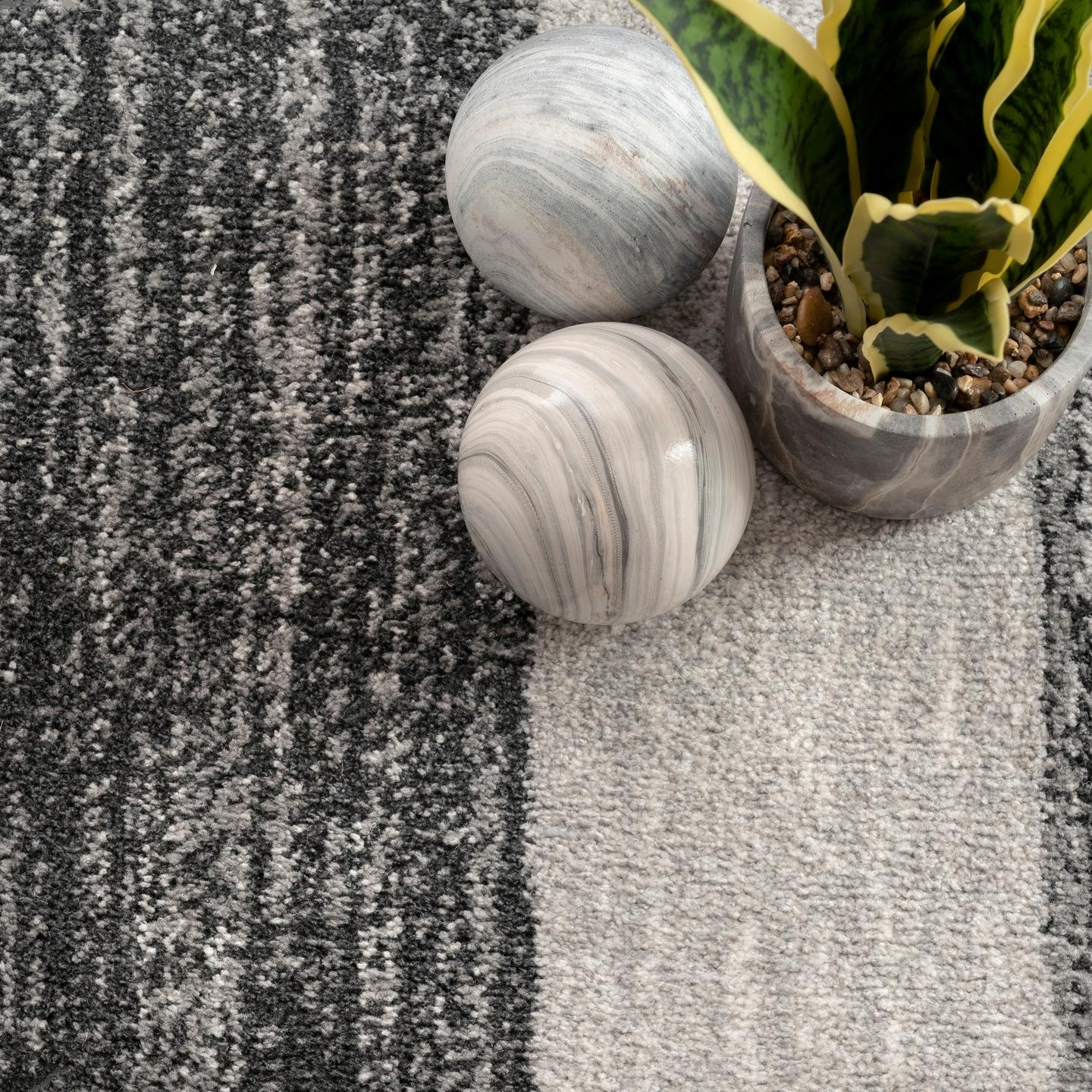 Contemporary Marian Rug Area Rug - Image 5