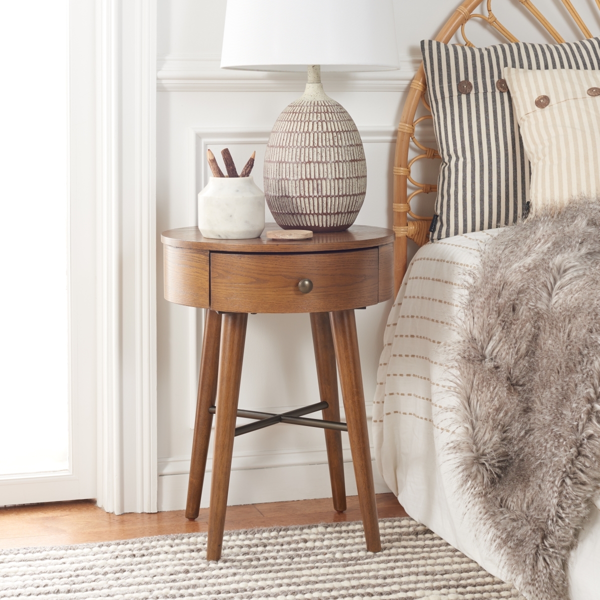 Scully 1 Drawer Nightstand - Medium Oak / Antique Gold - Safavieh - Image 1