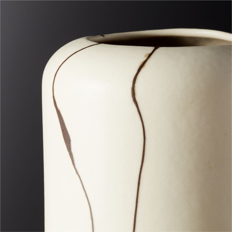 Kintsugi Vase - Image 2
