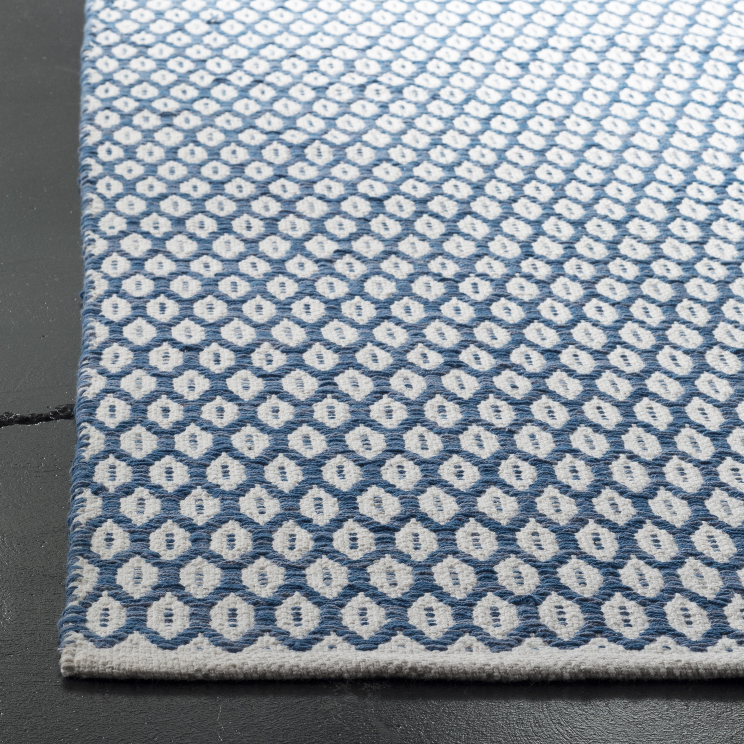 Arlo Home Hand Woven Area Rug, MTK608B, Blue/Ivory,  3' X 5' - Image 1