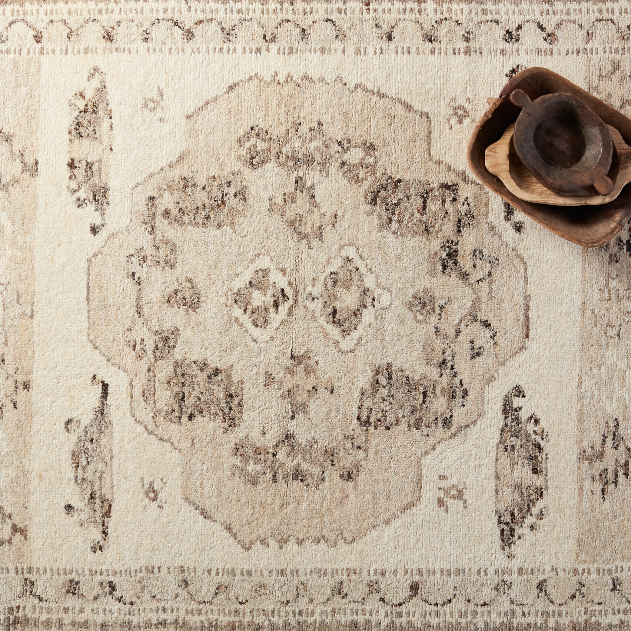 Solna Hand-Knotted Medallion Beige/ Brown Area Rug (9'X12') - Image 5