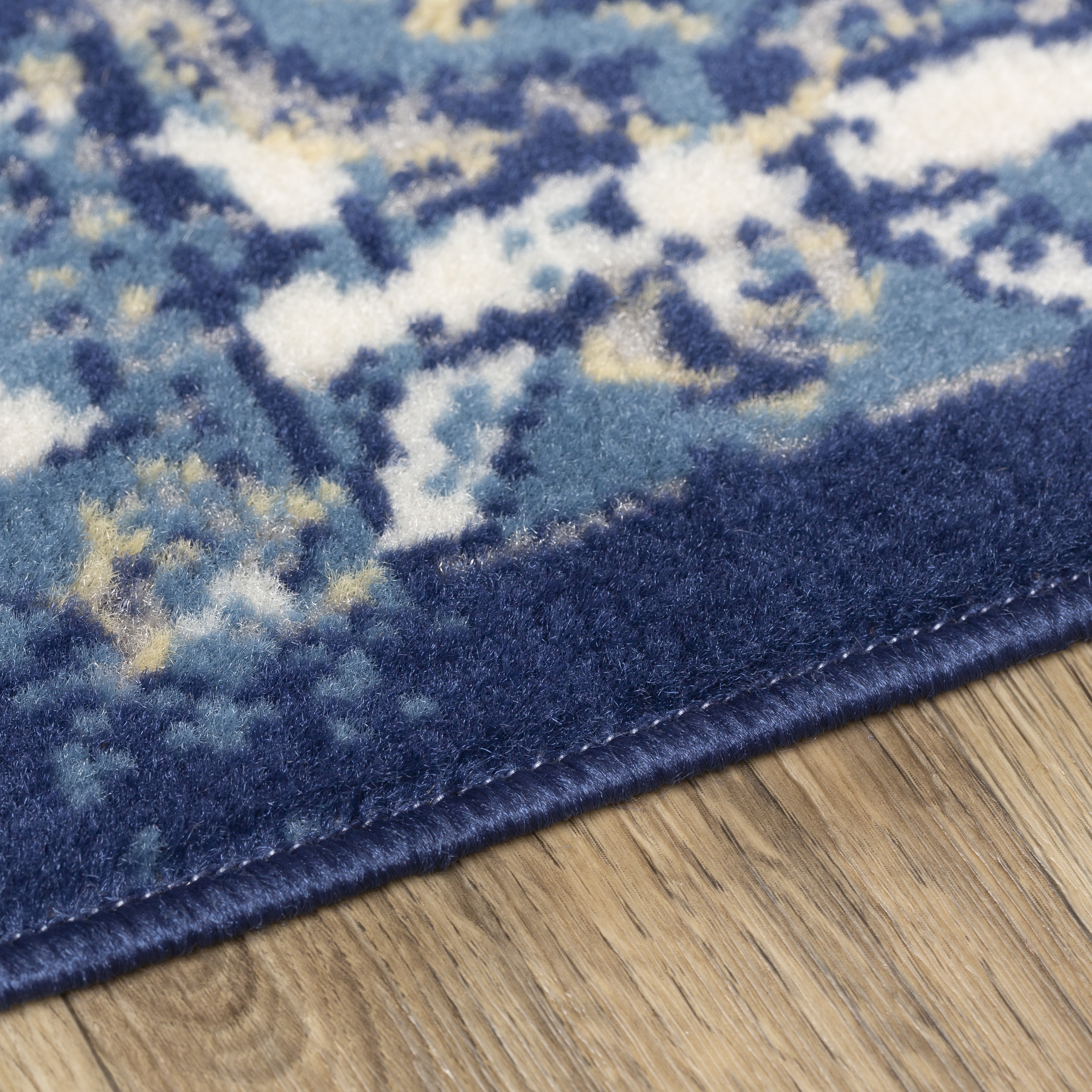 Ustad Blue Indoor 5'3" x 7'3" Machine Woven Rug - Image 3