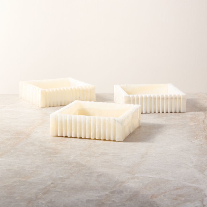 Leia Cream Onyx Marble Ribbed Catchall Dish - Image 3