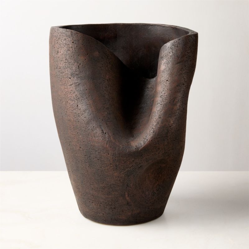Forma Handcrafted Brown Terracotta Vase - Image 3
