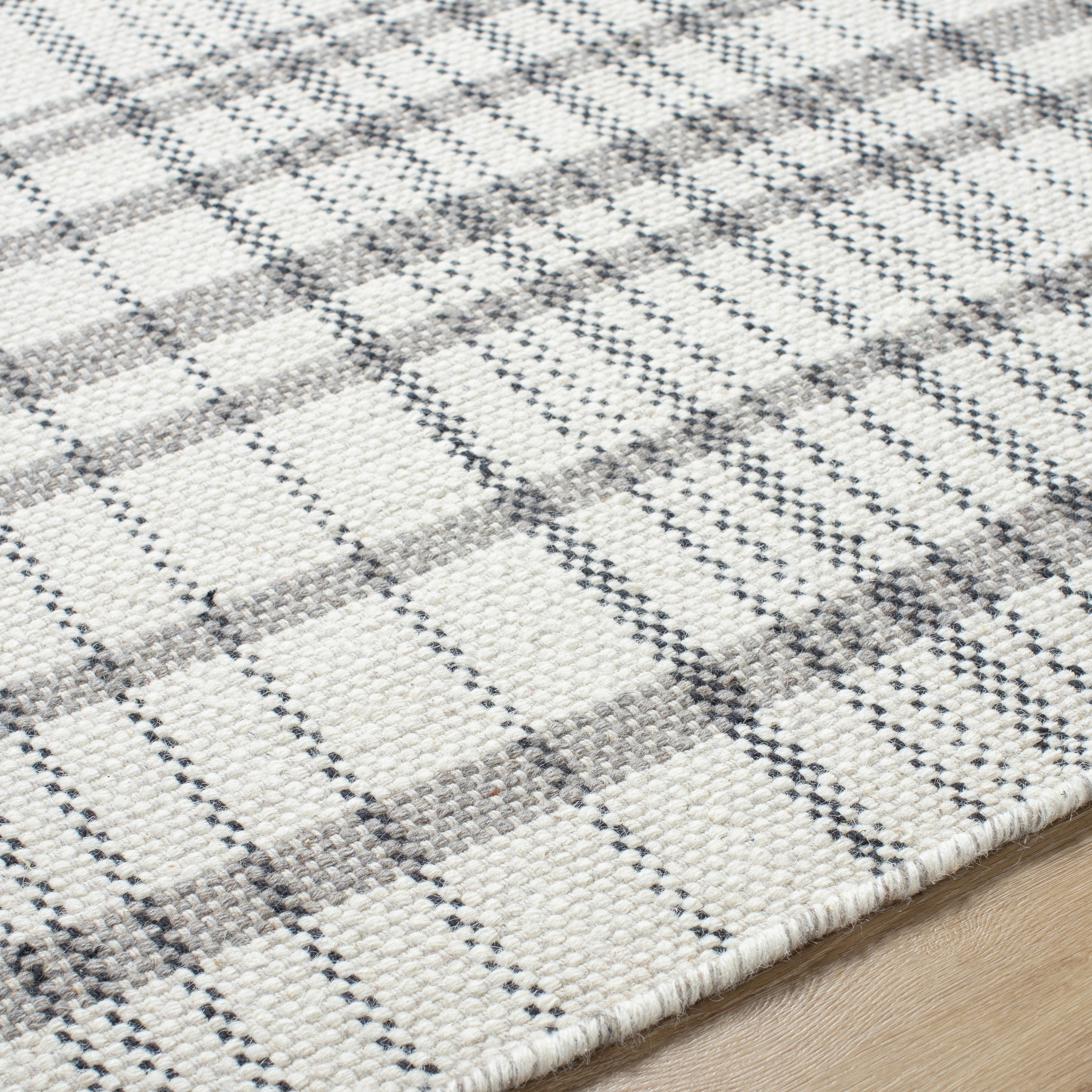 Mardin Gray Indoor 6' x 9' Handmade Rug - Image 3