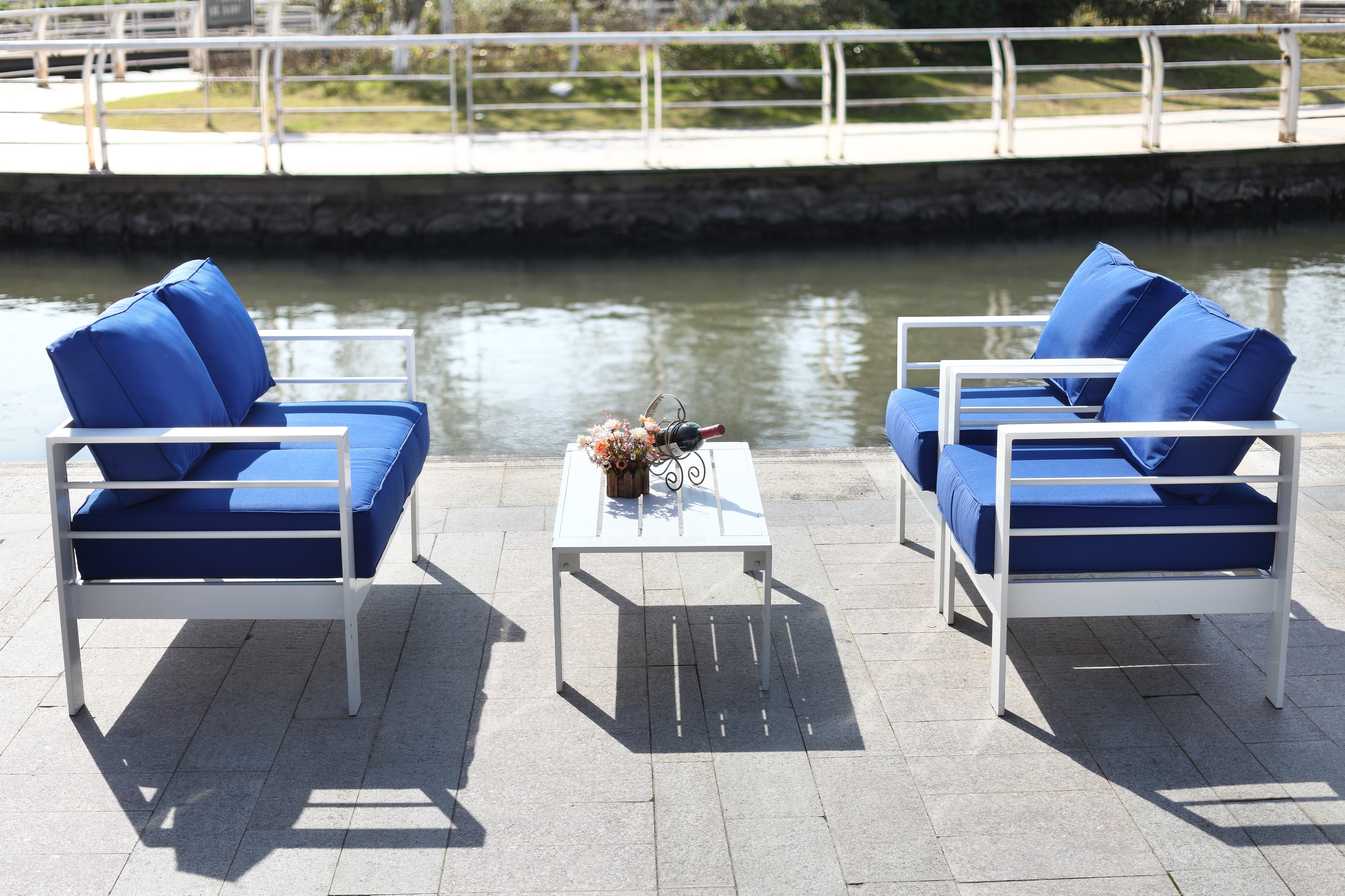 Nason 4 Piece Outdoor Living Set - White/Navy - Safavieh - Image 8