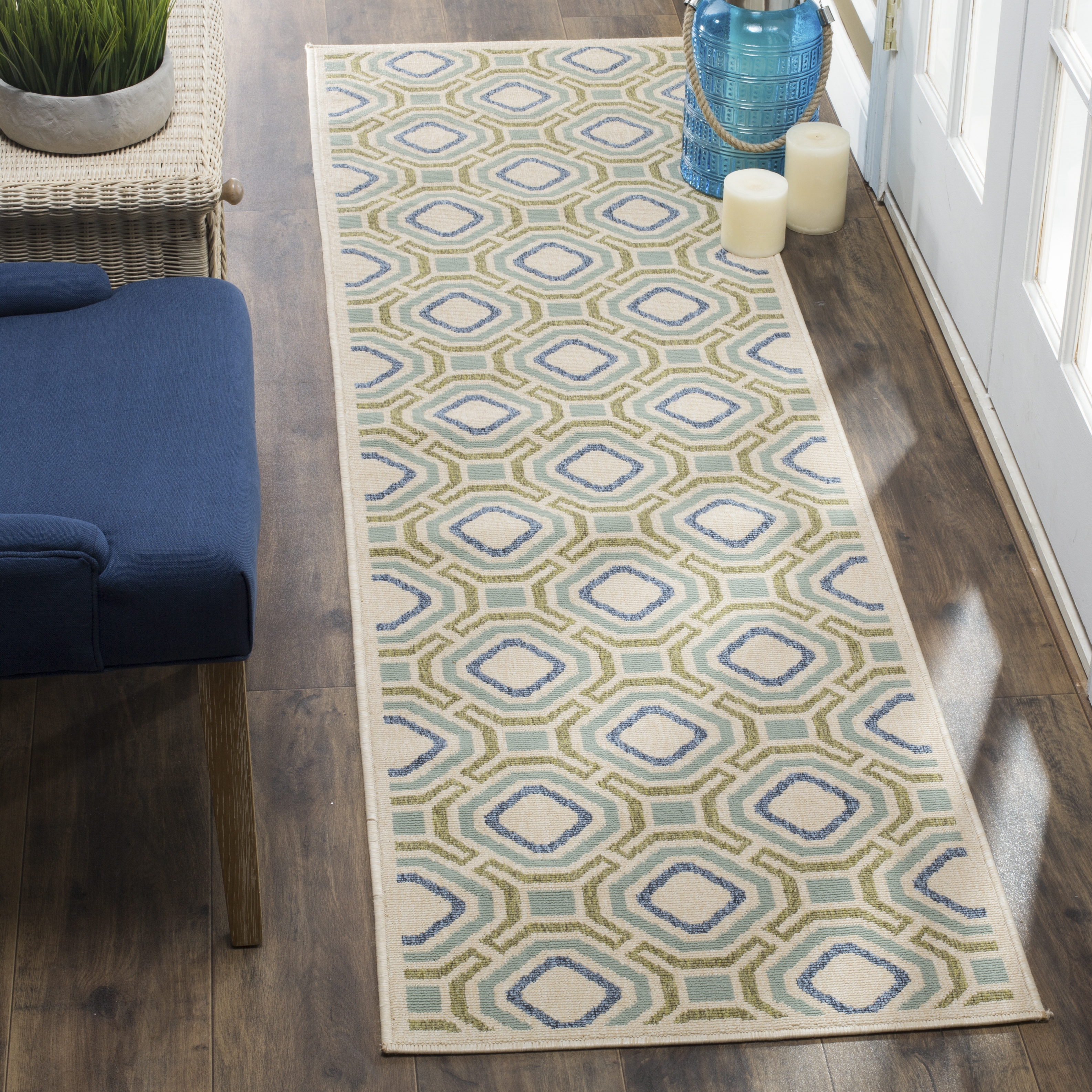 Arlo Home Indoor/Outdoor Woven Area Rug, VER089-0614, Cream/Green,  2' 3" X 8' - Image 1
