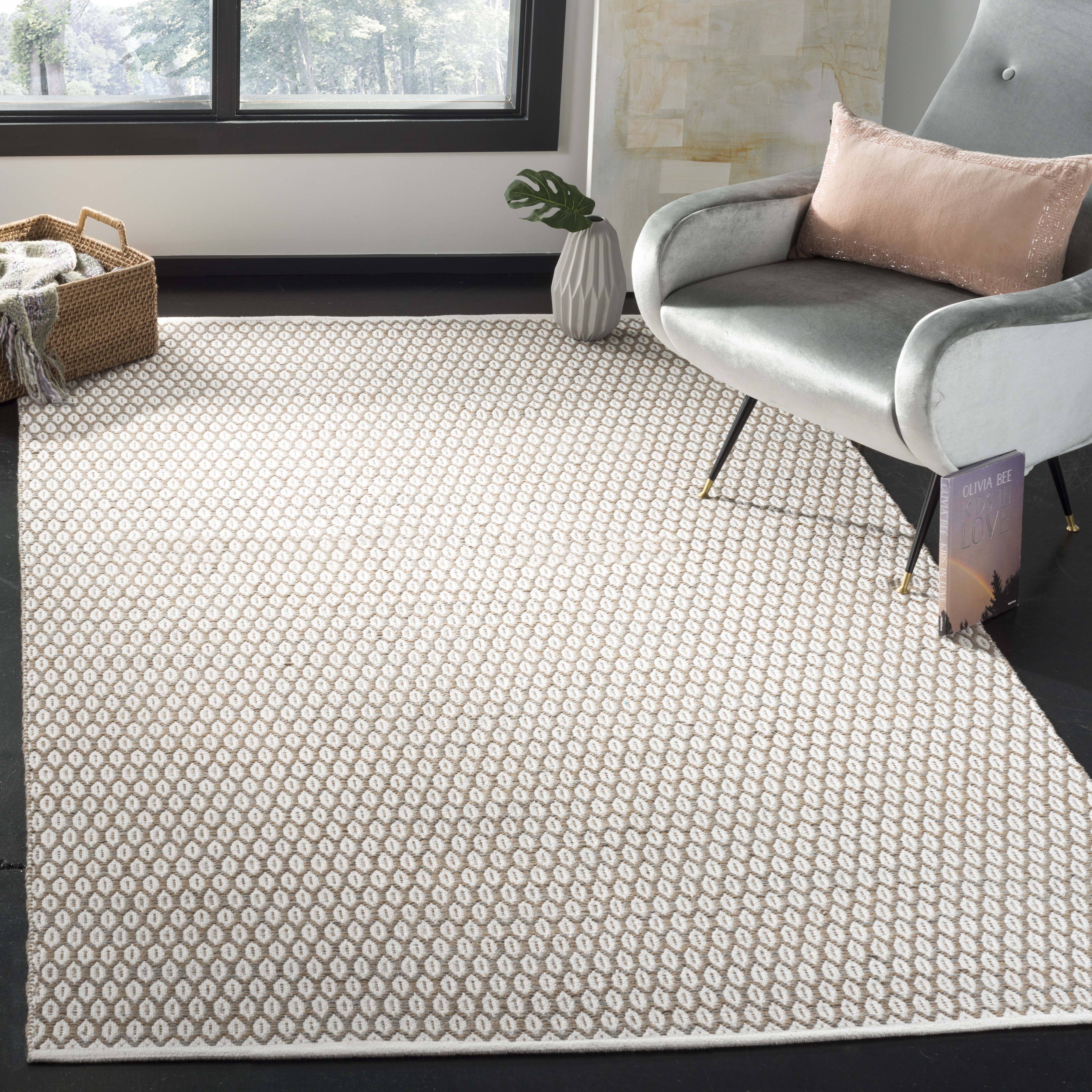 Arlo Home Hand Woven Area Rug, MTK608R, Beige/Ivory,  5' X 8' - Image 1