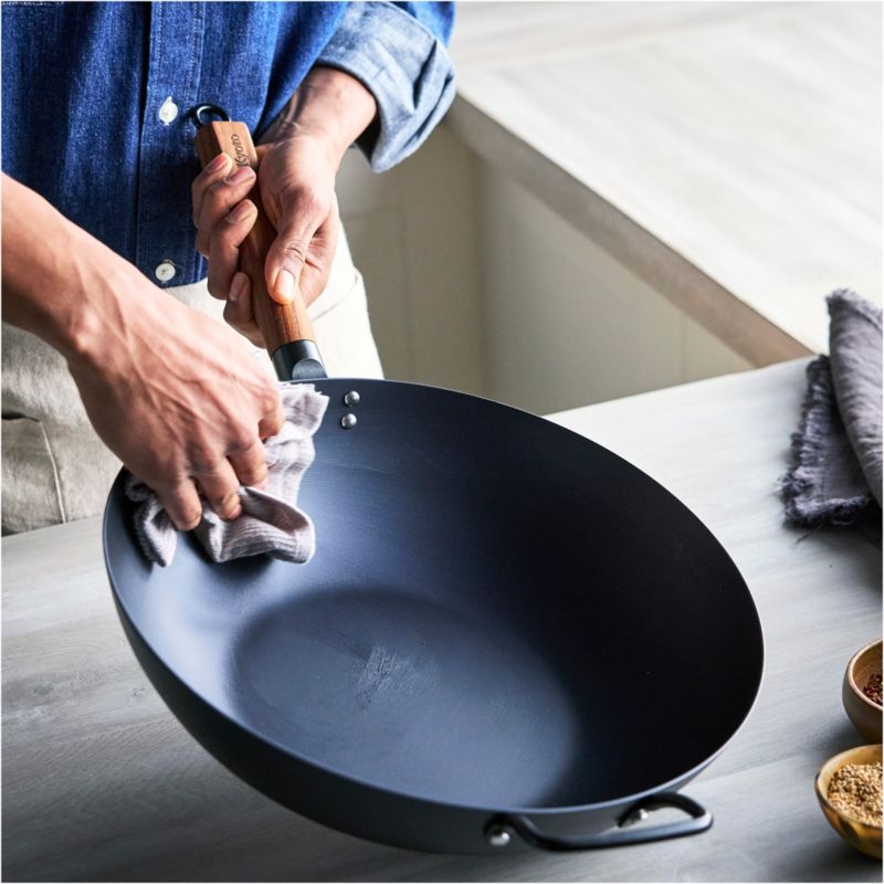GreenPan™ Kyoto 14" Carbon Steel Wok with Helper Handle - Image 5