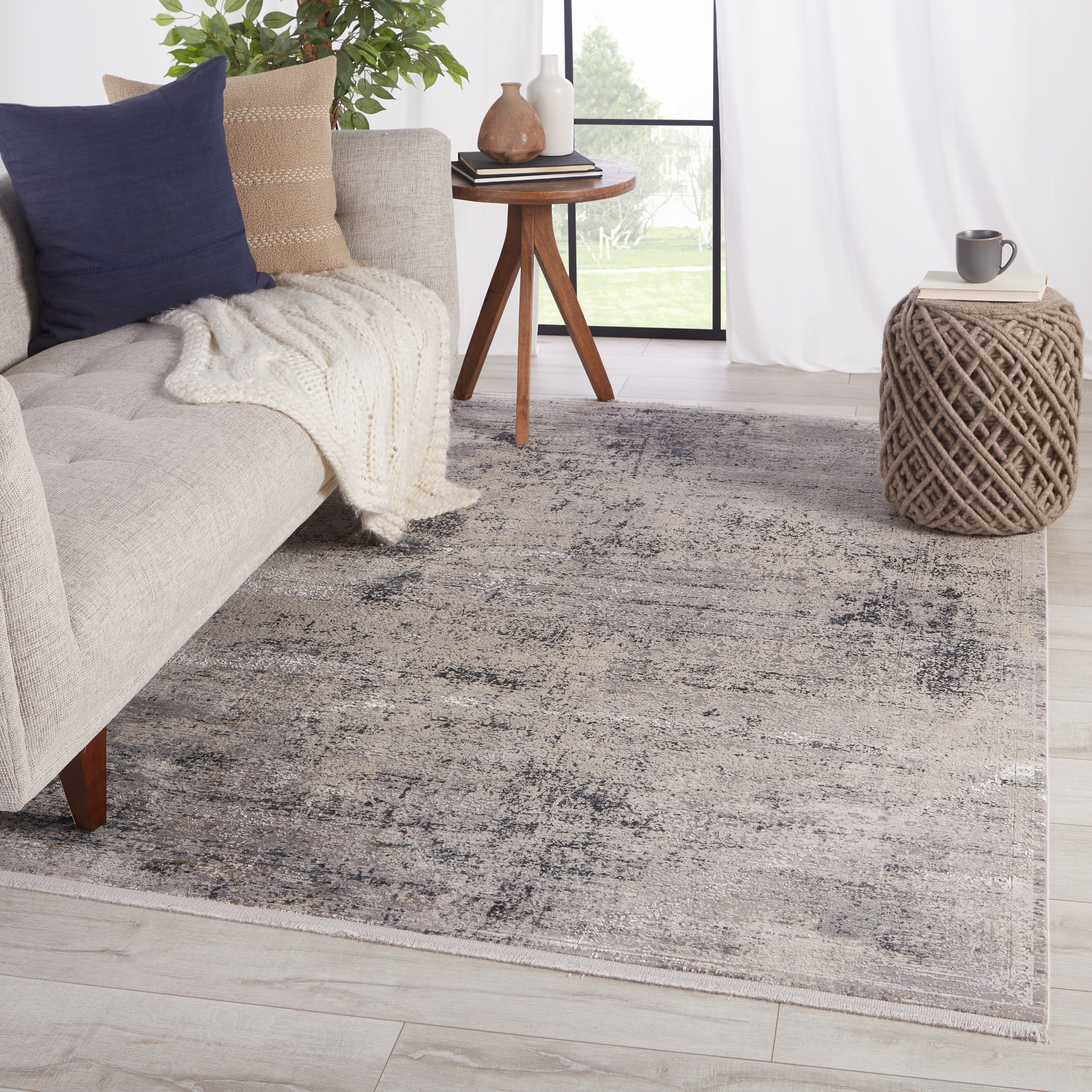 Aster Oriental Gray/ White Area Rug (9'X13') - Image 4