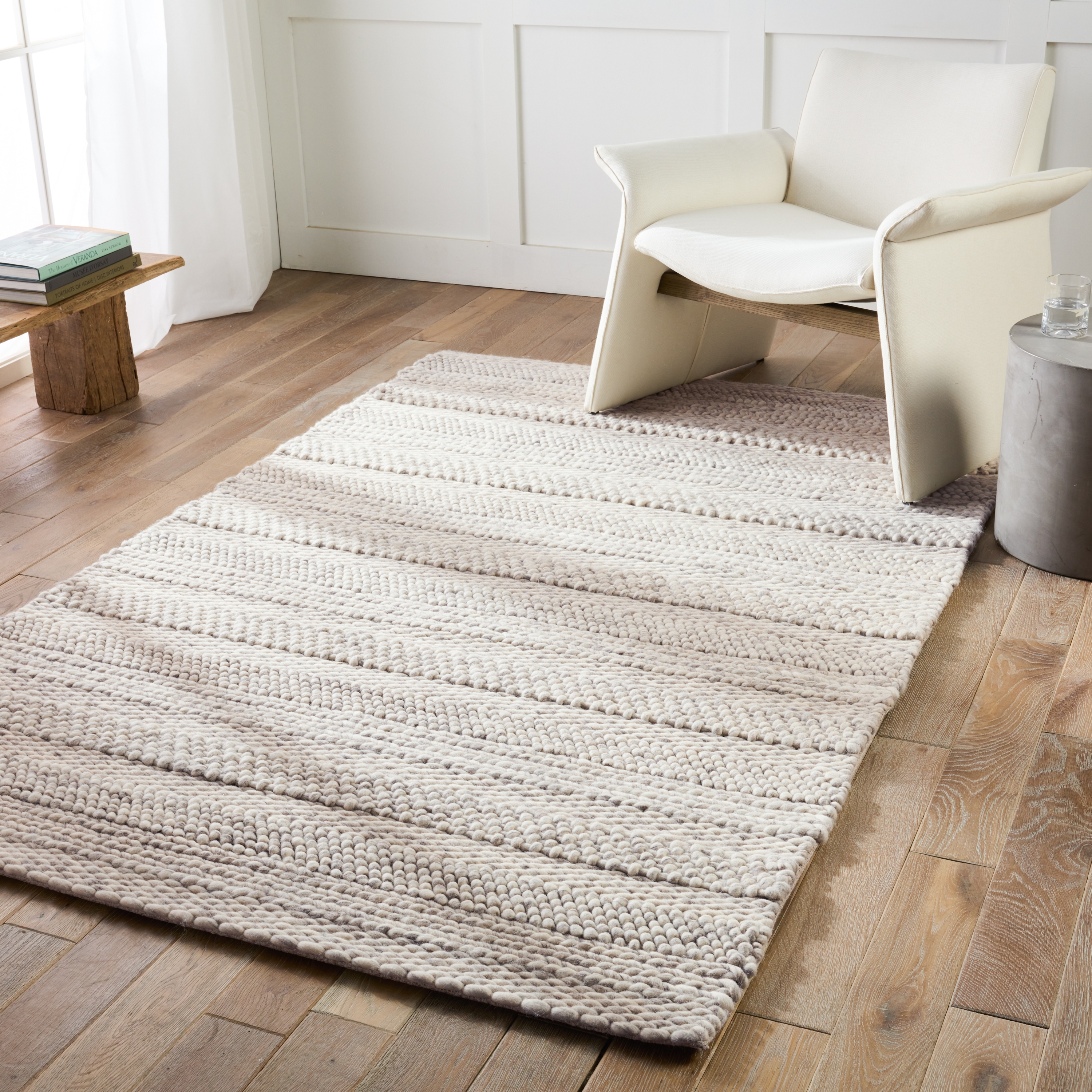 Lagom Handmade Solid Ivory/ Light Gray Area Rug (8'X10') - Image 4