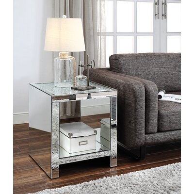 Dalenna End Table - Image 0