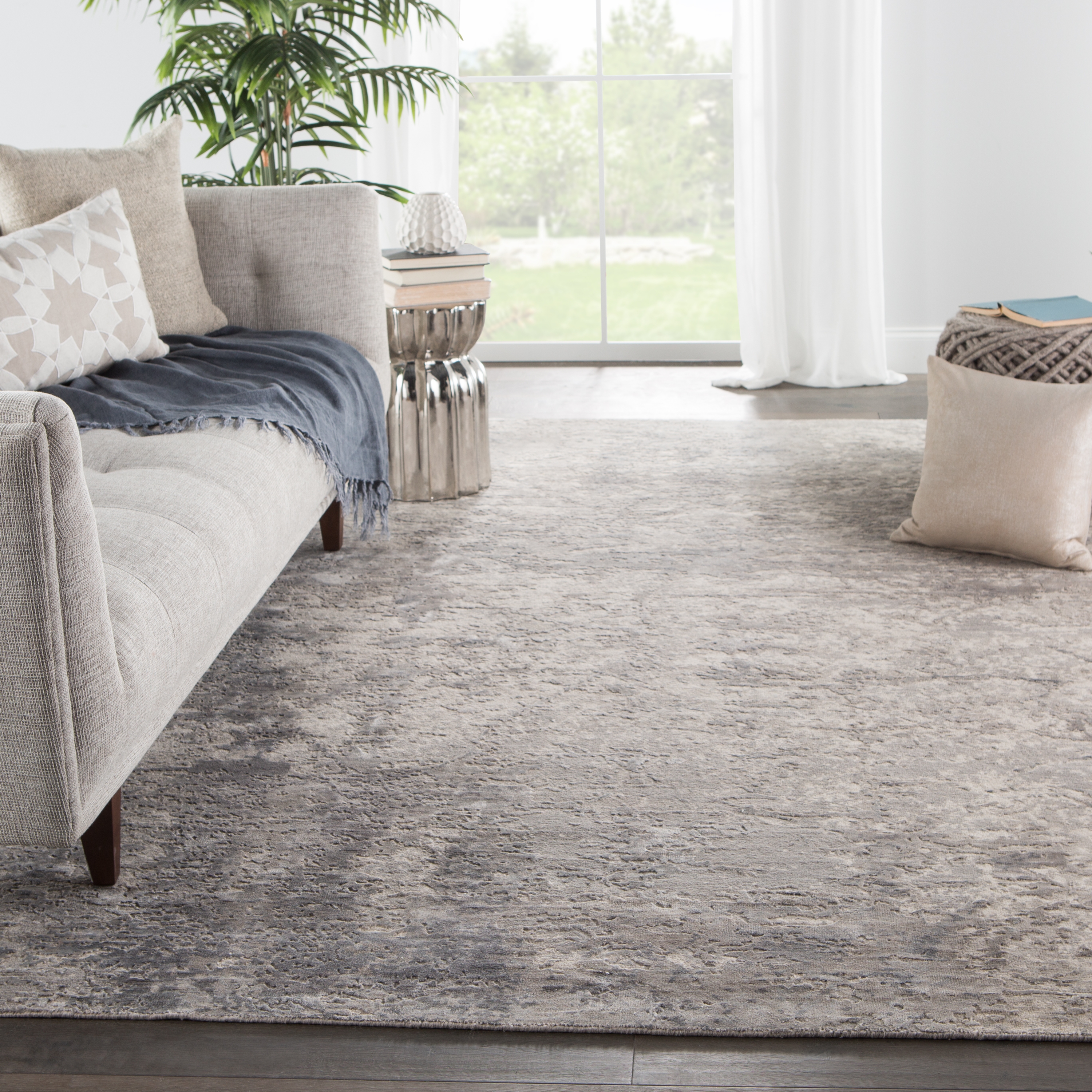 Kavi by Tagada Hand-Knotted Abstract Gray/ Beige Area Rug (10'X14') - Image 4
