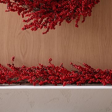 Pre-Lit Faux Red Berry Garland - Image 1