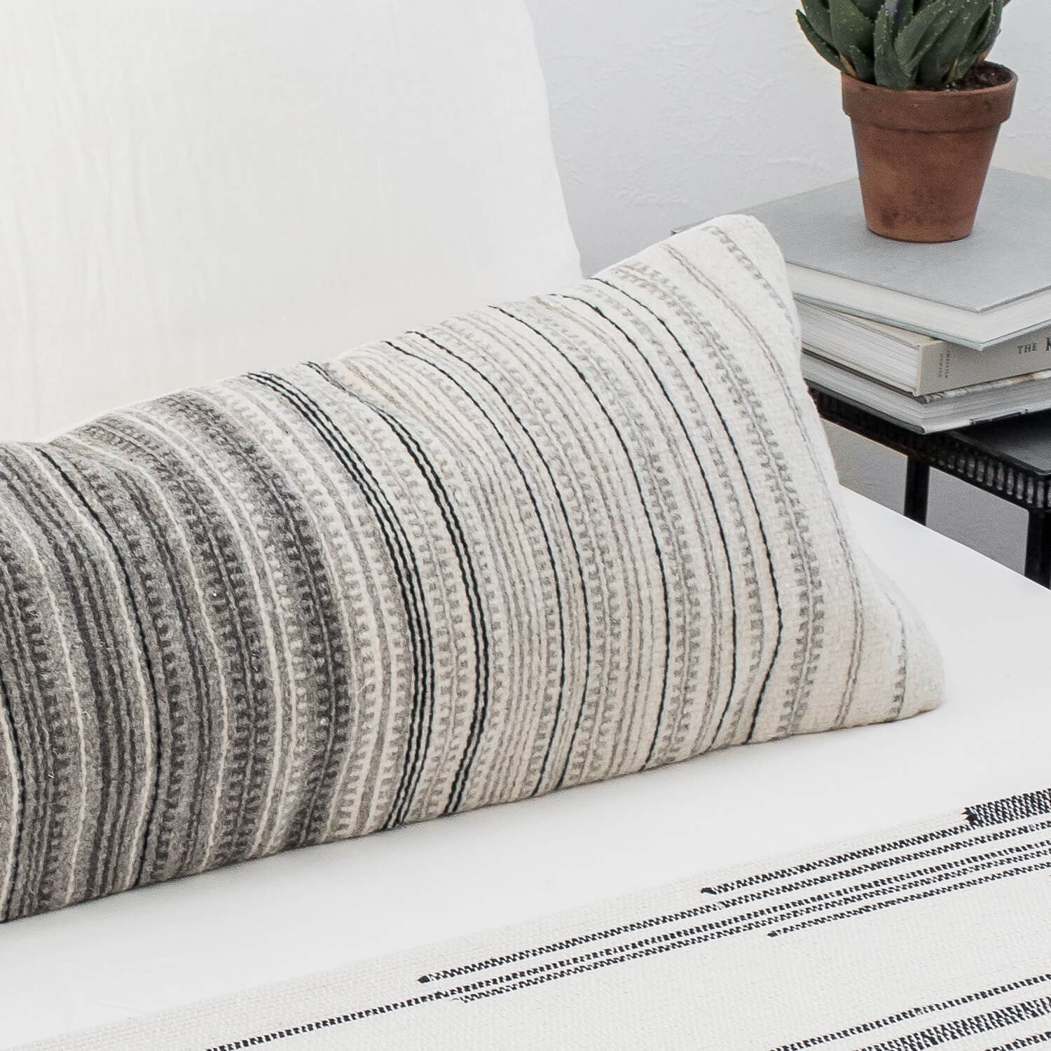 The Citizenry Madera Lumbar Pillow | Black - Image 7