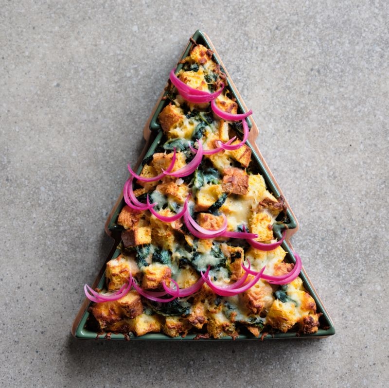 Oven-to-Table Holiday Tree with Wood Trivet - Image 3
