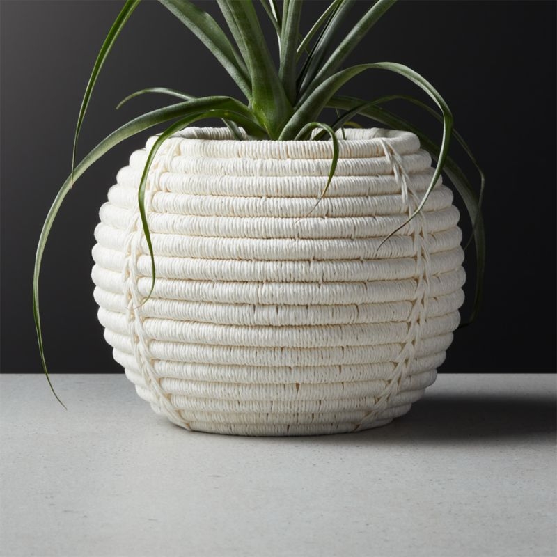Rimini Ivory Basket Planter - Image 2