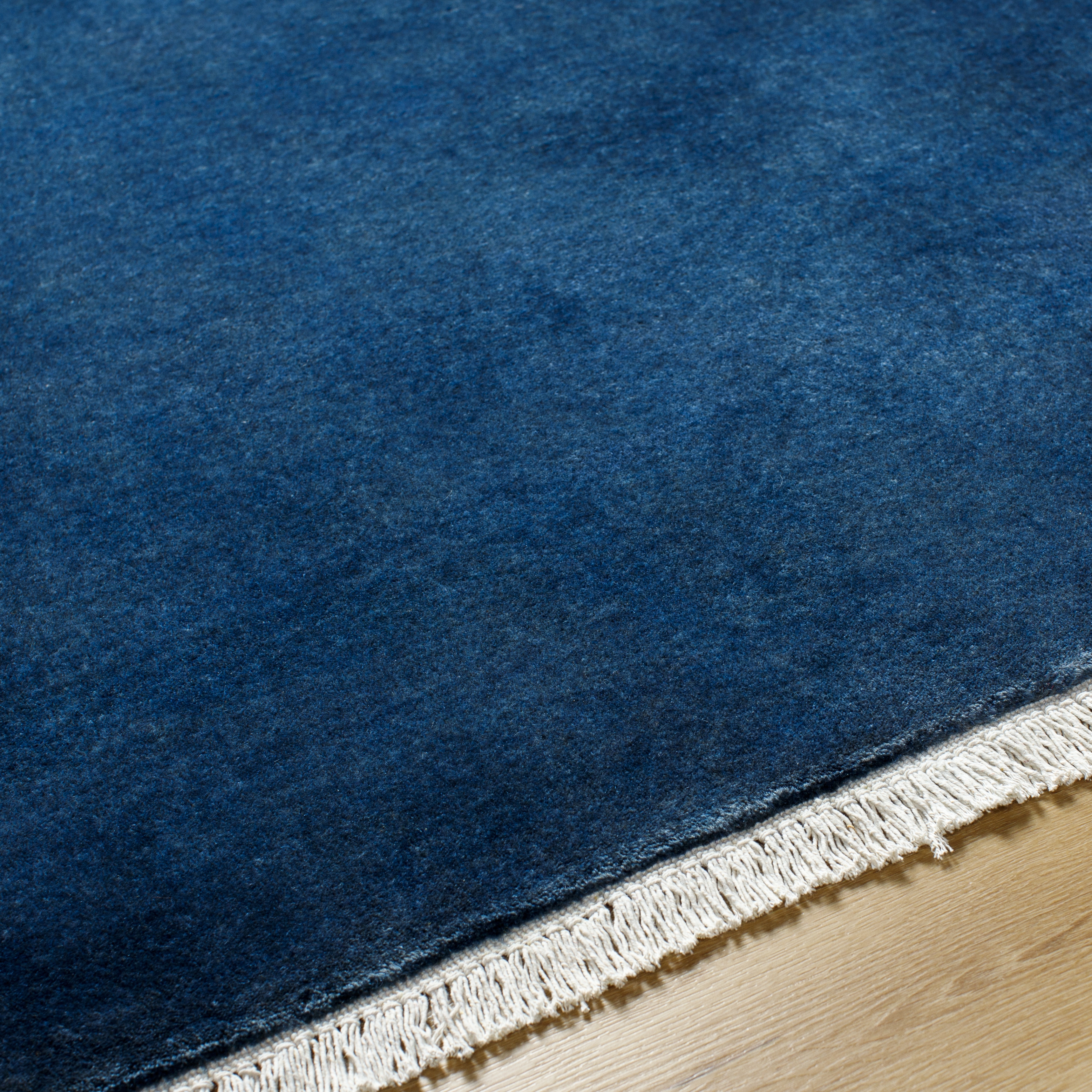 Evergreen Blue Indoor 2' x 3' Handmade Rug - Image 2