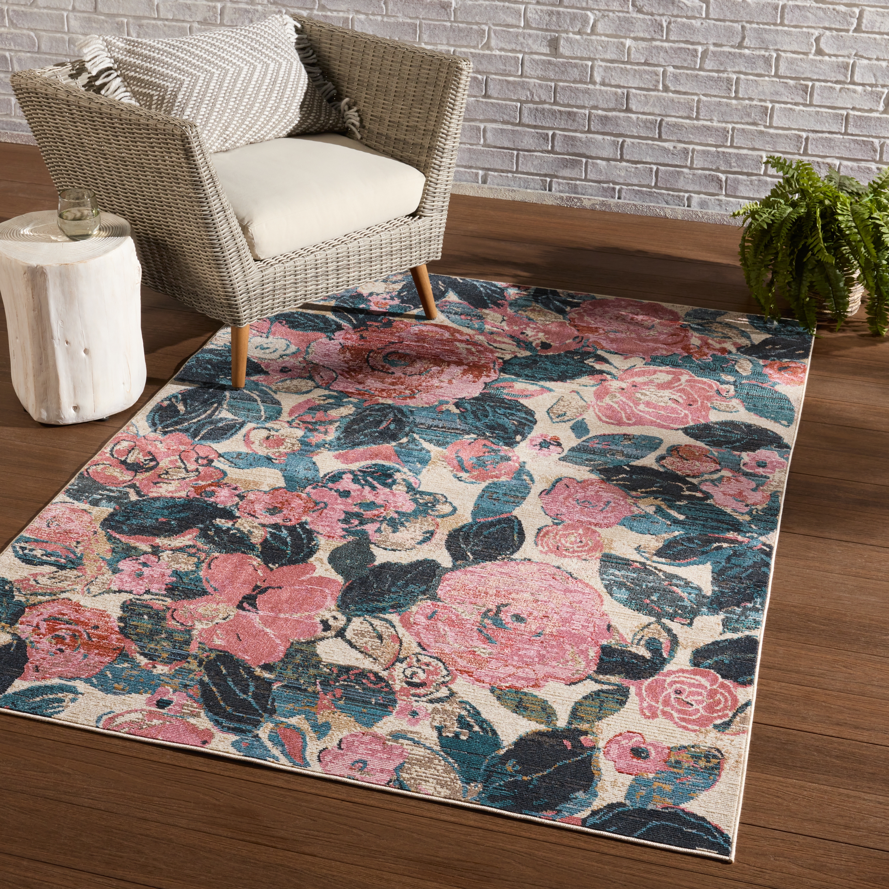 Vibe By Illiana Indoor/ Outdoor Floral Pink/ Blue Area Rug (4'X5'7") - Image 4