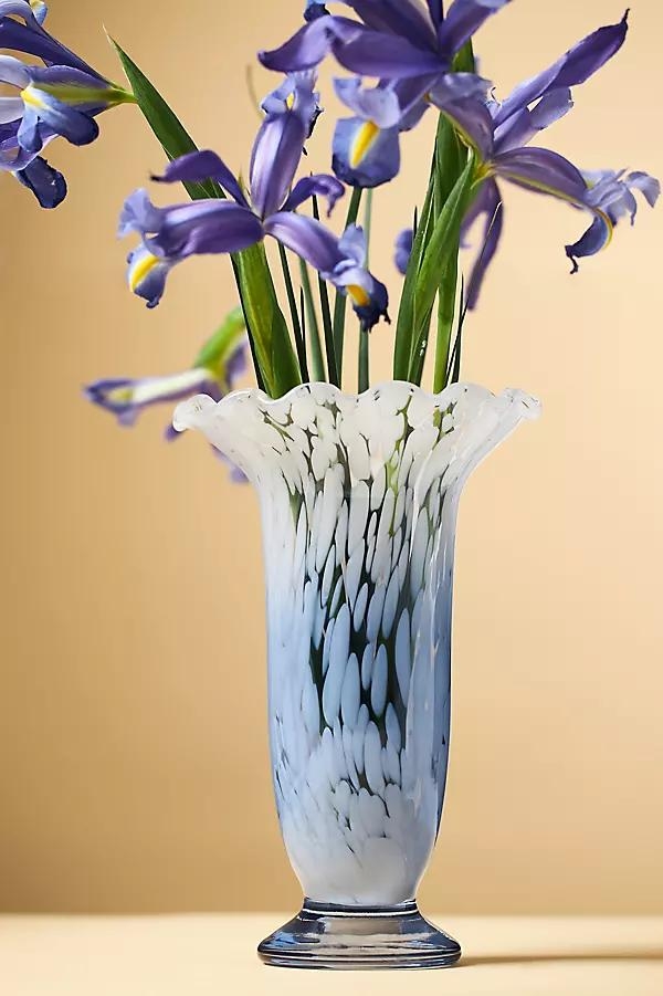 Stella Scalloped Glass Cheena Vase - Image 0