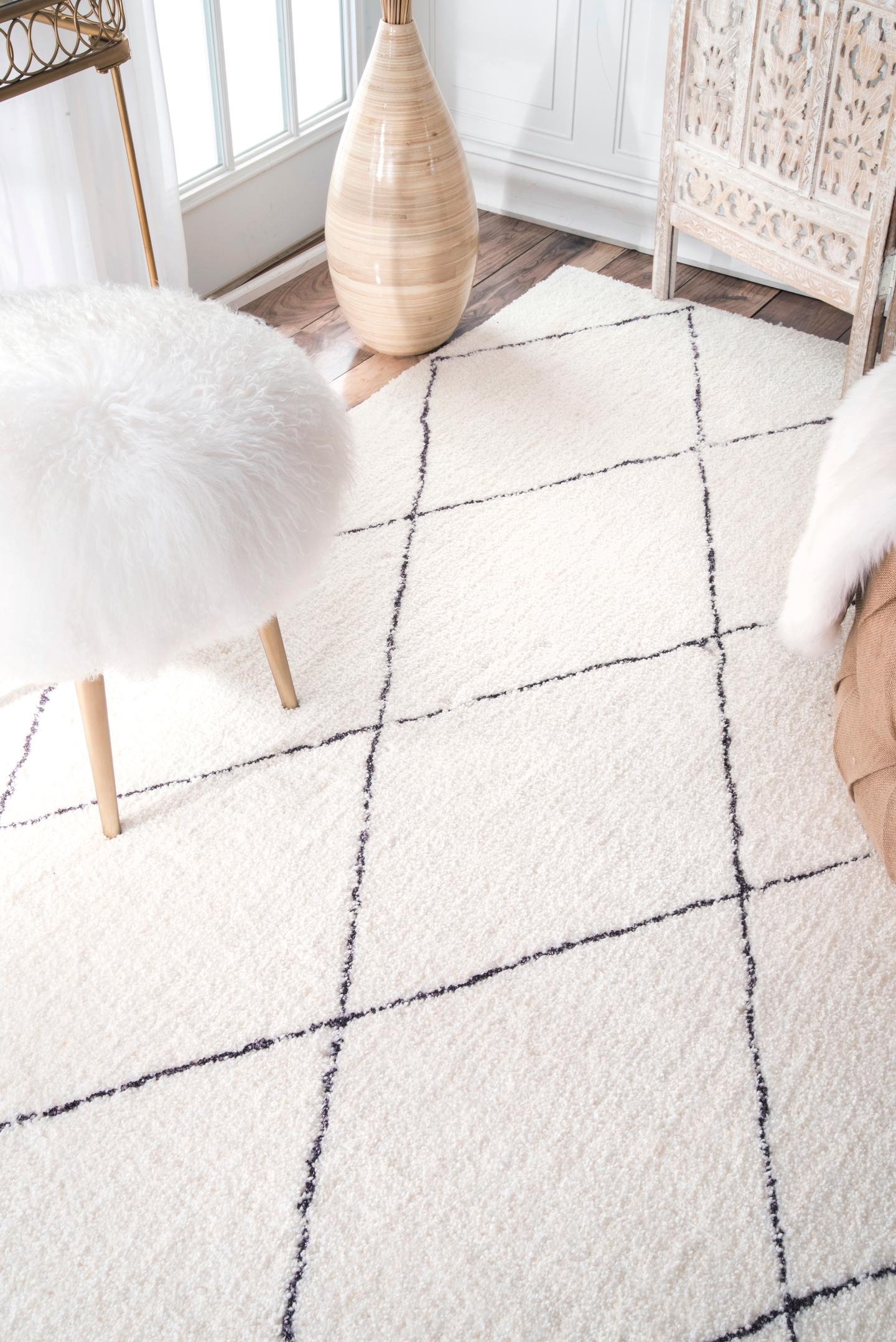 Hand Tufted Armitra Area Rug - Image 4