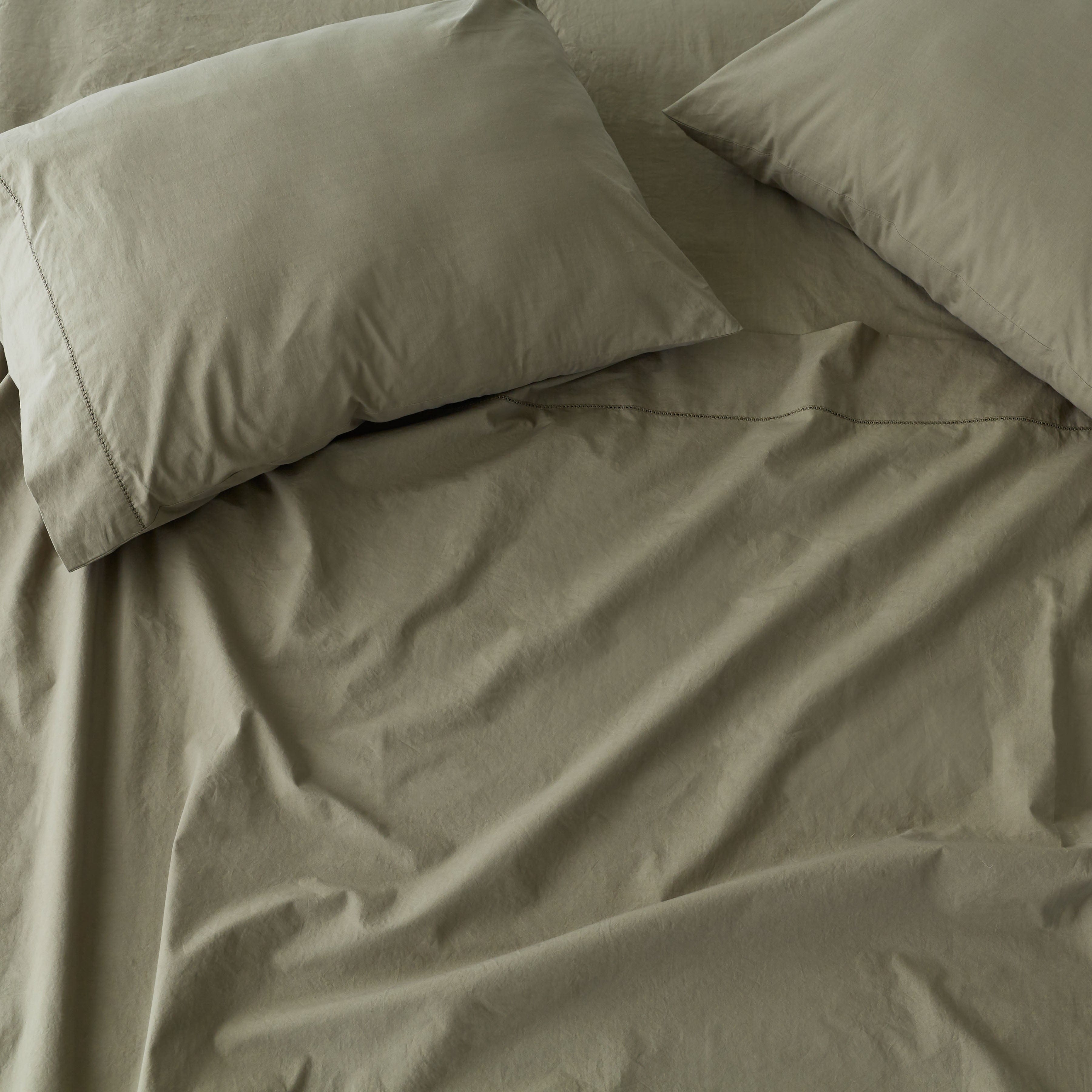 The Citizenry Organic Stonewashed Percale Bed Sheet Set | King | Grey - Image 8