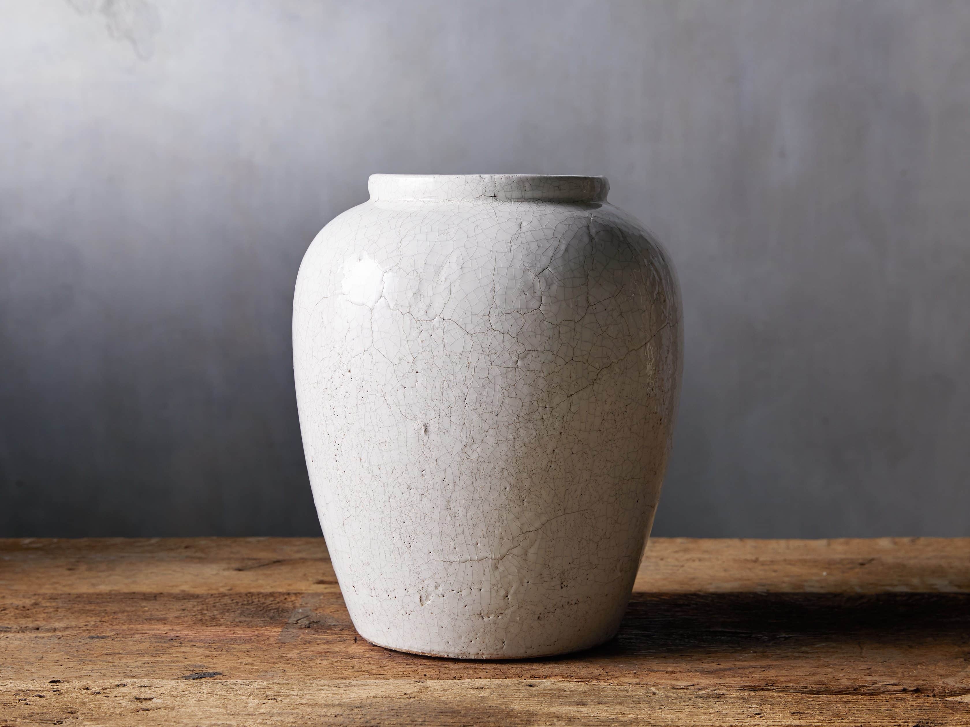 Santorini Urn in White Terracotta - Image 0