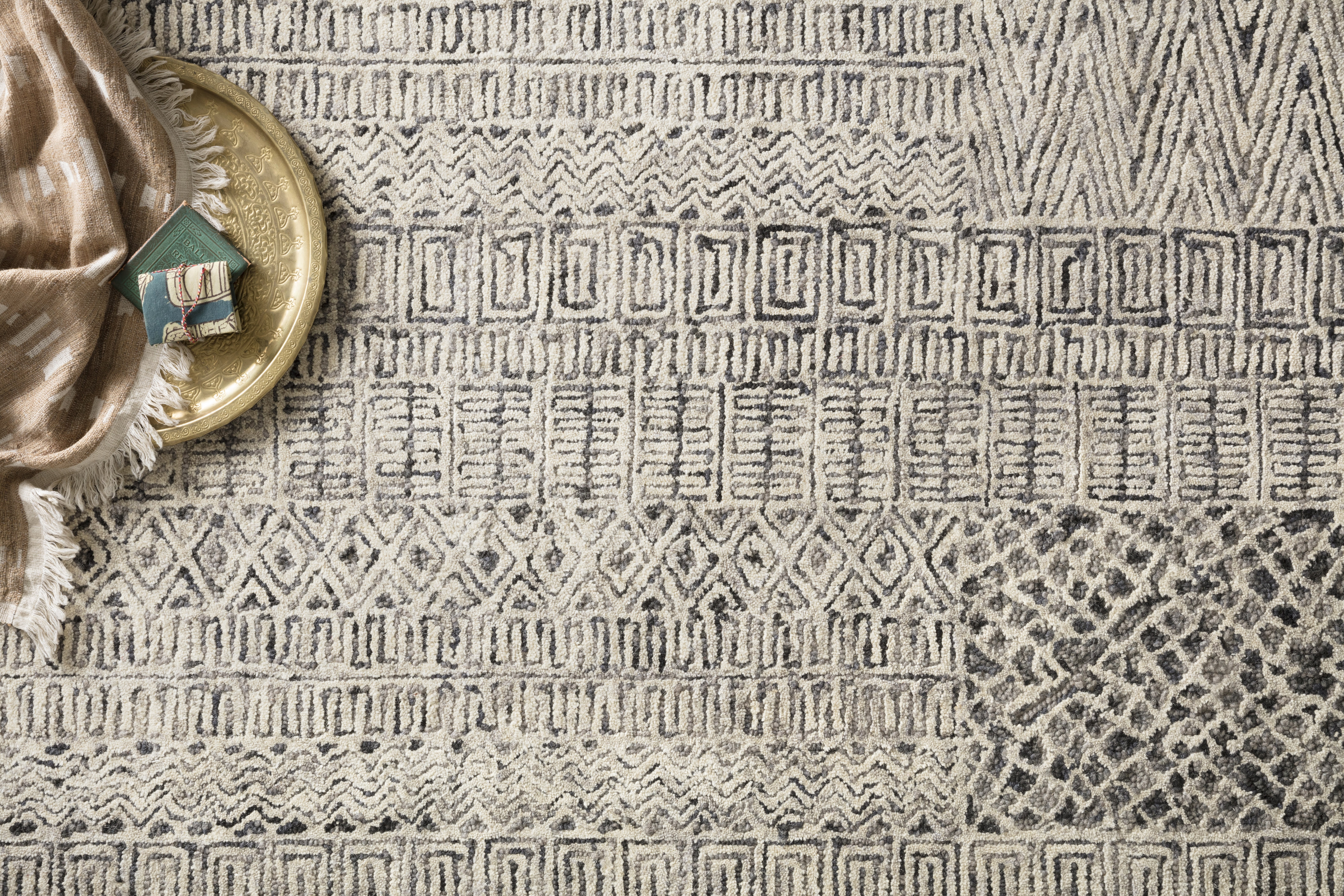 Loloi Peregrine Charcoal 18" x 18" Sample - Image 1