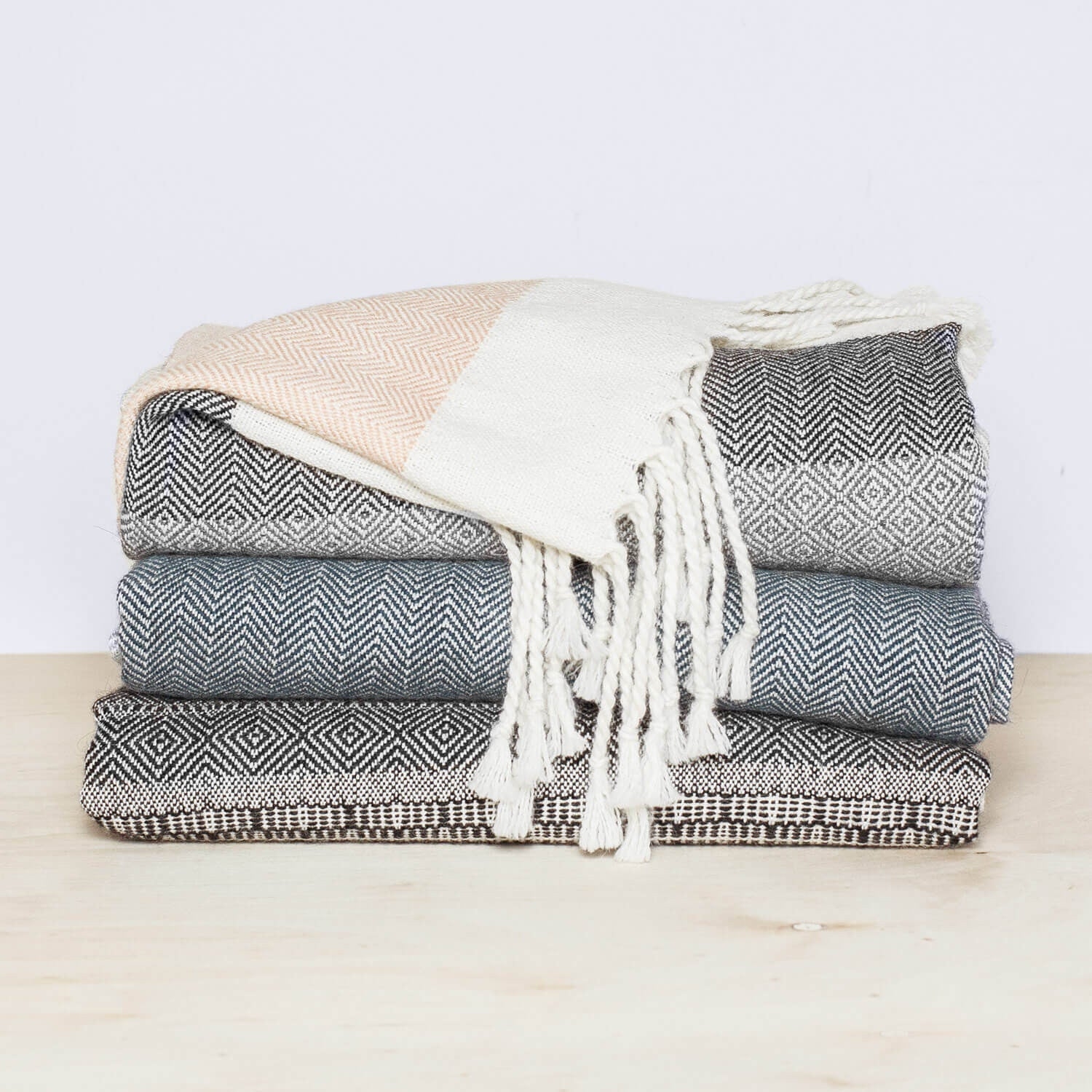 The Citizenry Cascada Alpaca Throw | Grey - Image 10