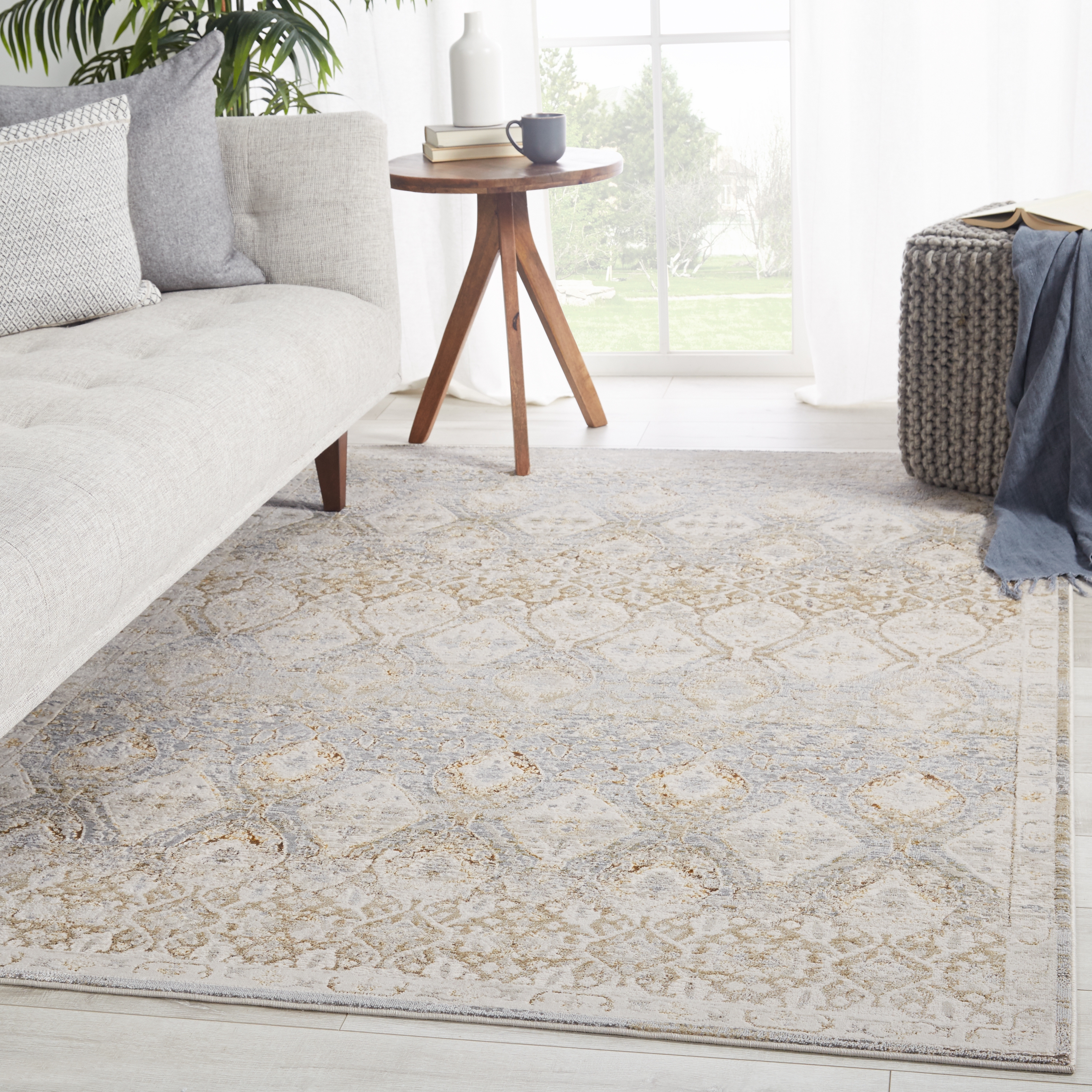 Vibe by Hakeem Oriental Gray/ Gold Area Rug (5'X7'6") - Image 4