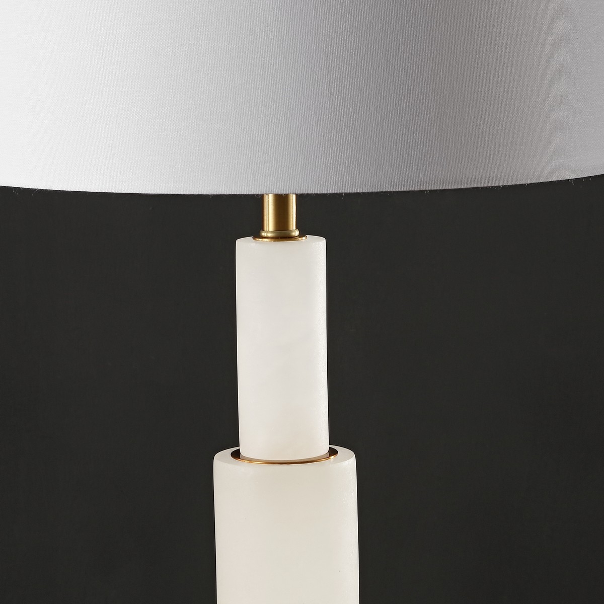 Gardiner Alabaster Table Lamp - White / Gold - Safavieh - Image 3