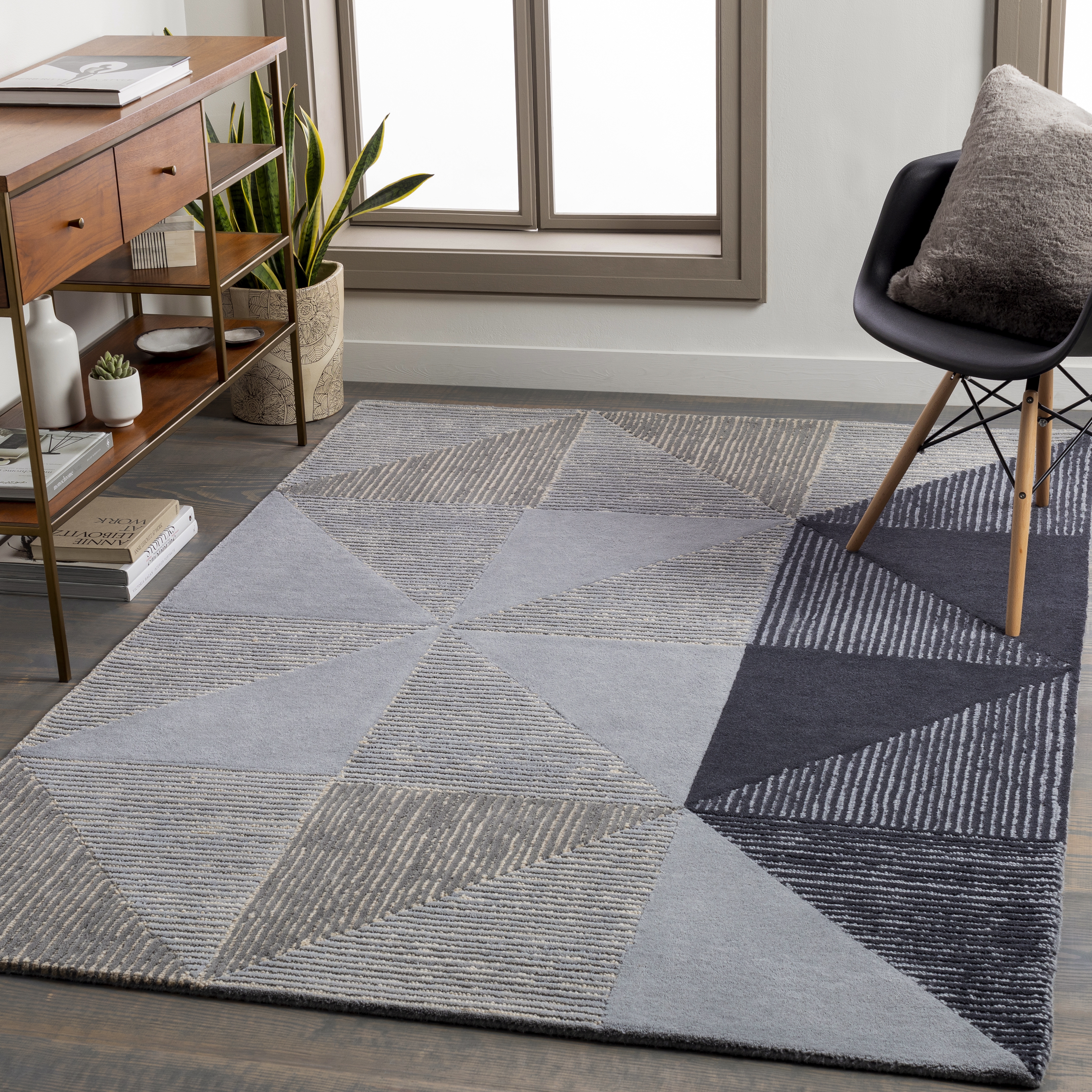 Kennedy Gray Indoor 4' x 6' Handmade Rug - Image 1