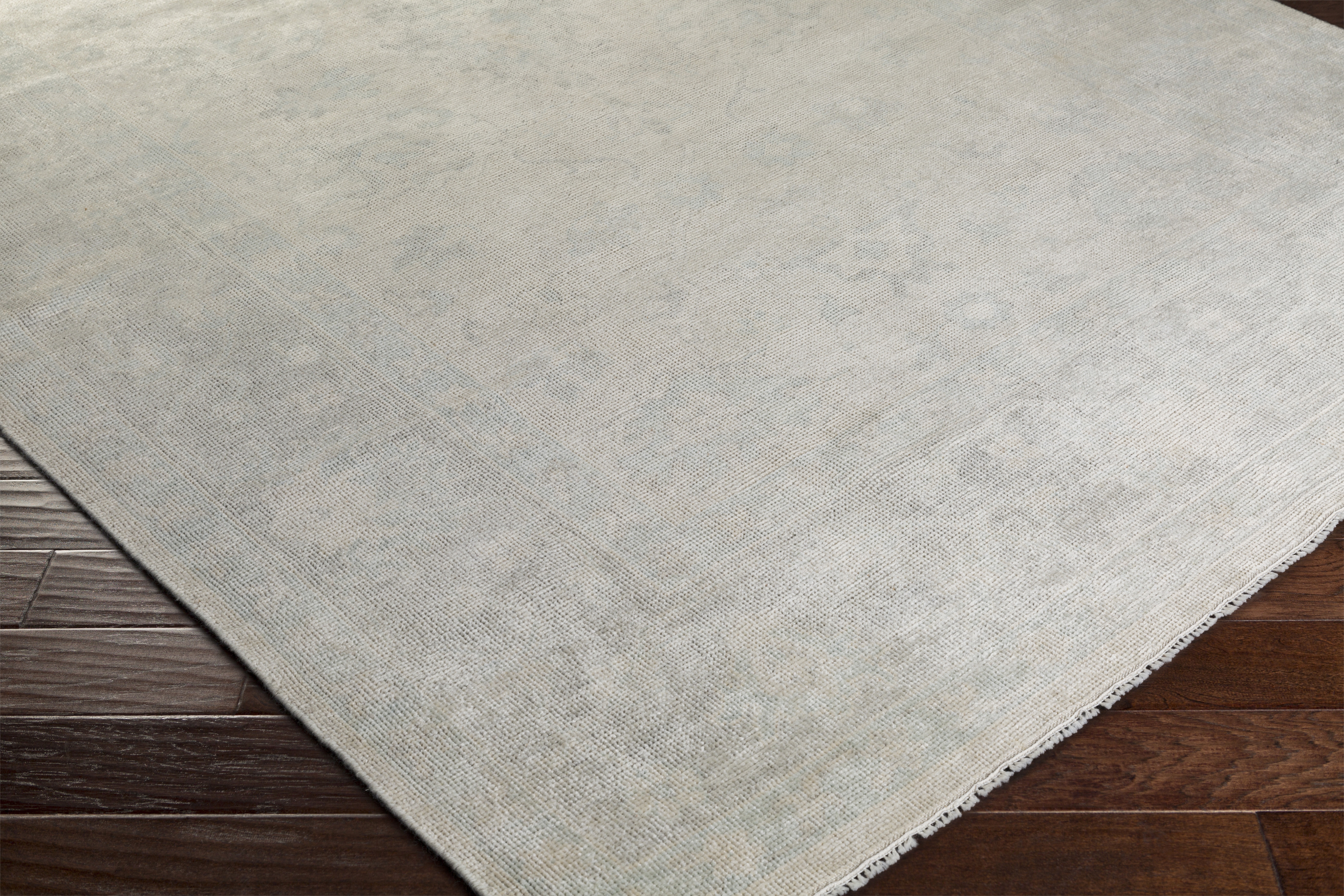 Lara White Indoor 2' x 3' Handmade Rug - Image 2