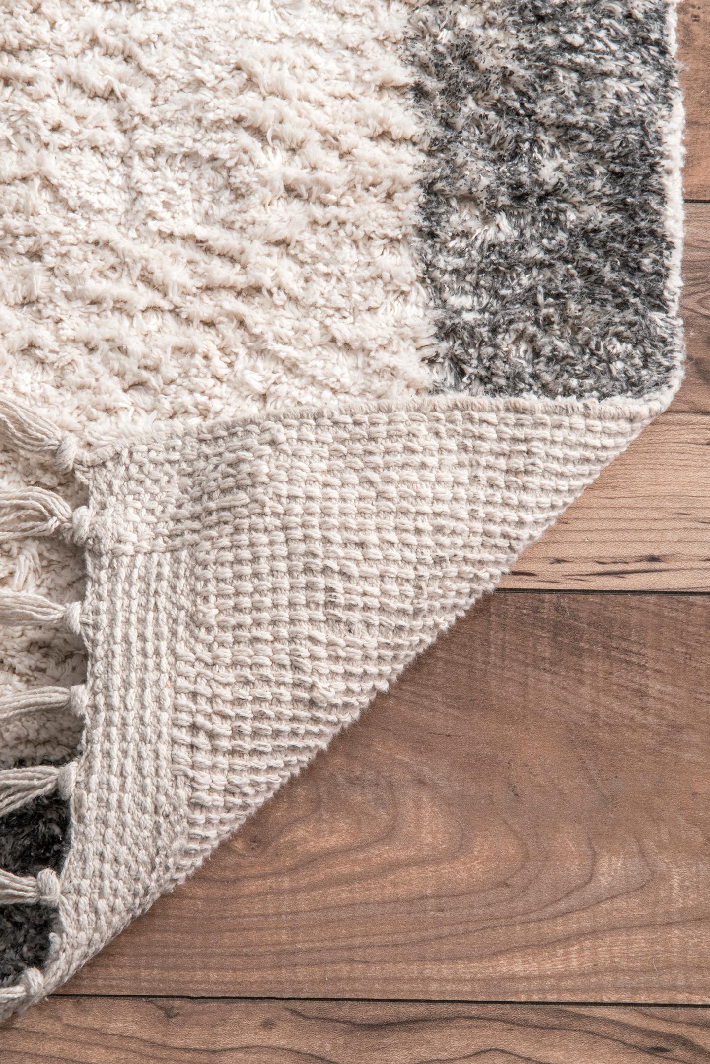 Hand Loomed Rosa Tassel Rug Area Rug - Image 3