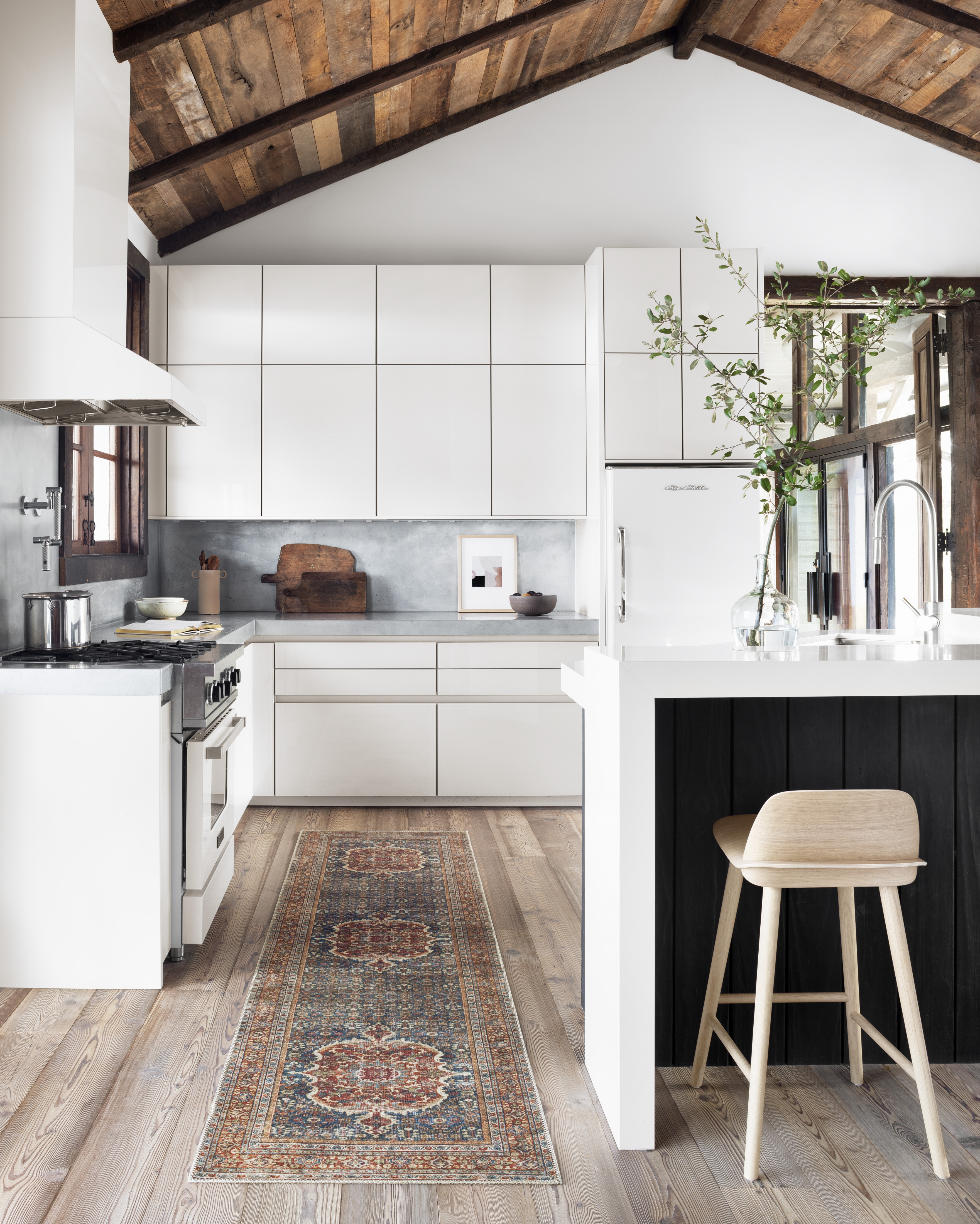 Layla LAY-09 Cobalt Blue / Spice 2'-6" x 7'-6" - Image 6