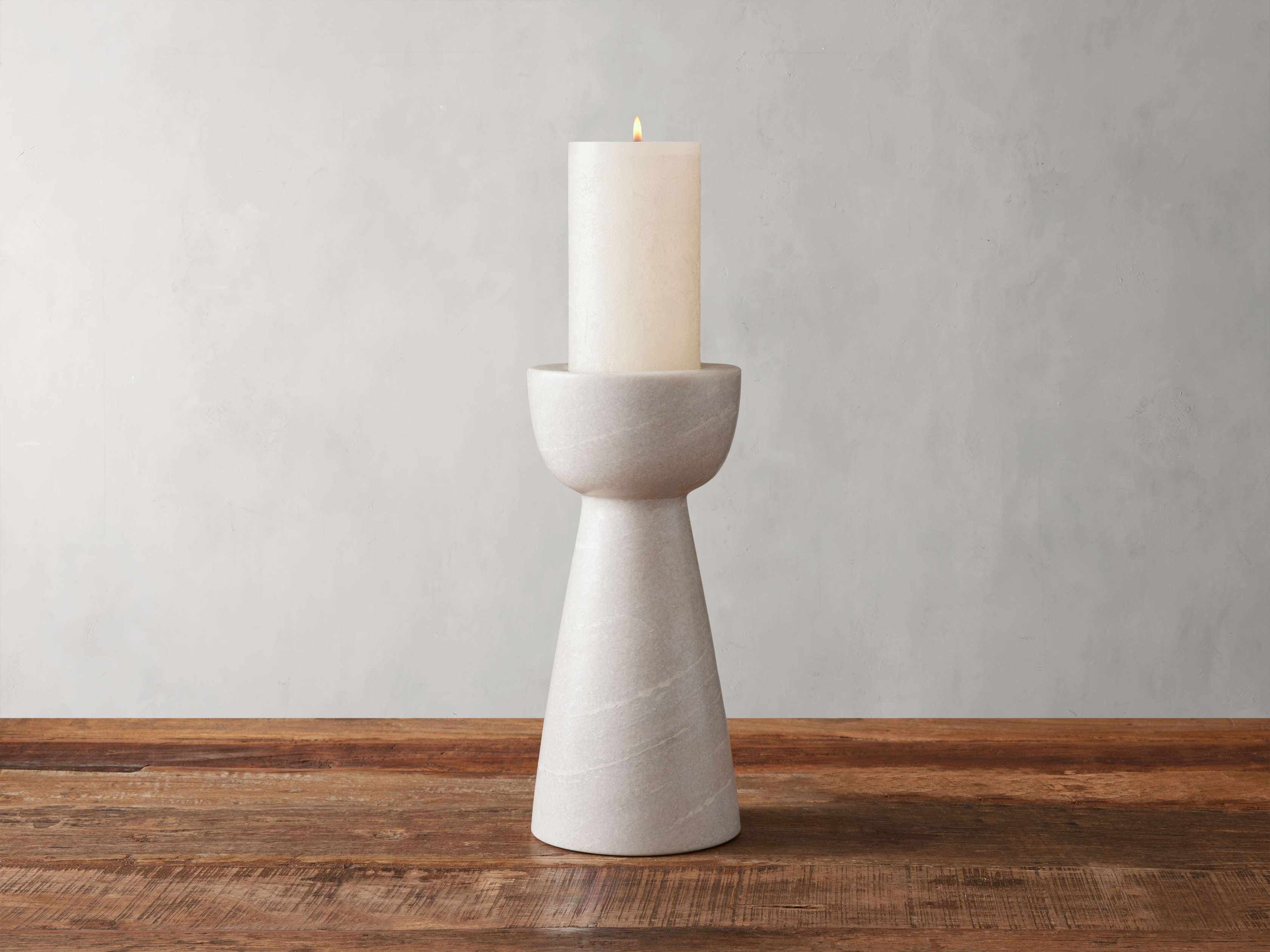 Omo Pillar Marble in White - Image 0