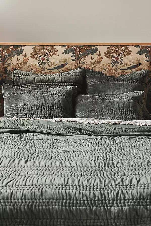 Lustered Velvet Alastair Quilt - Image 0