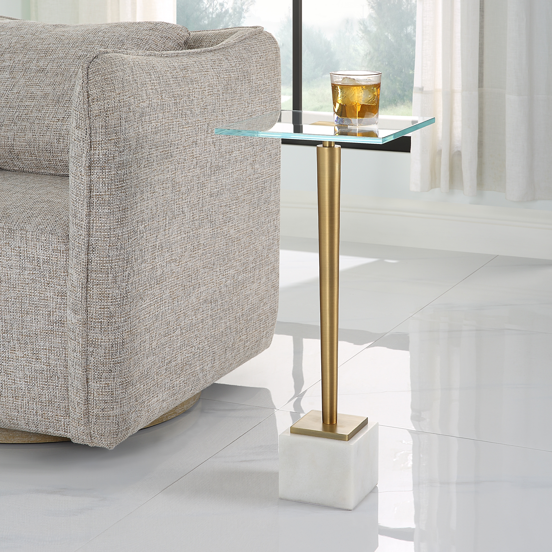 ACCENT FURNITURE - Image 1