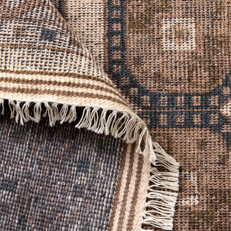 Pascala Hand-Knotted Taupe Wool Area Rug 5'x8' - Image 1